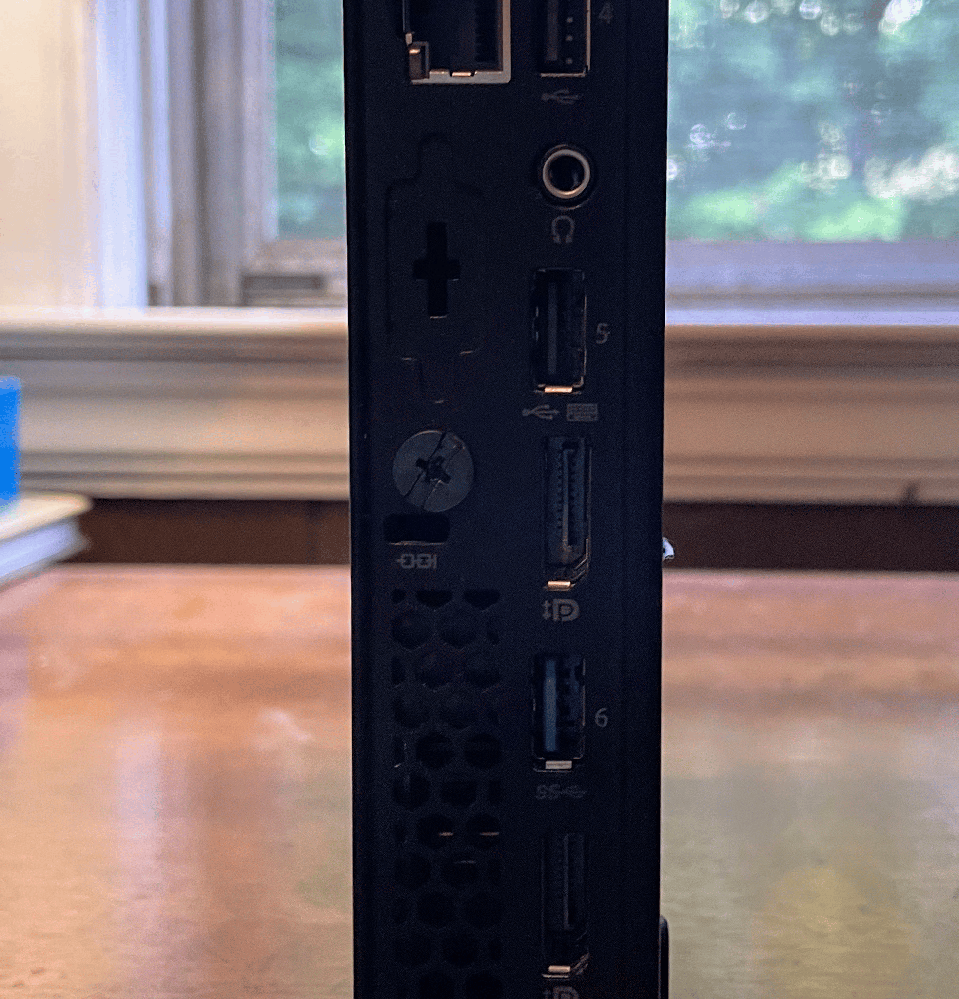 Lenovo ThinkCentre M600 8GB Mini PC Retro Gaming Emulation 120GB SSD Win10 Pro