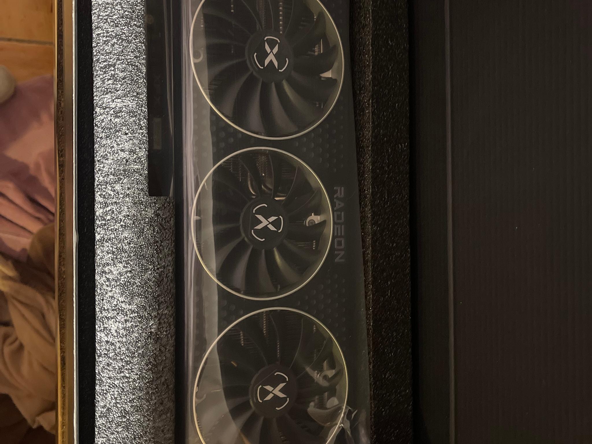 XFX Speedster MERC319 AMD Radeon RX 6800XT