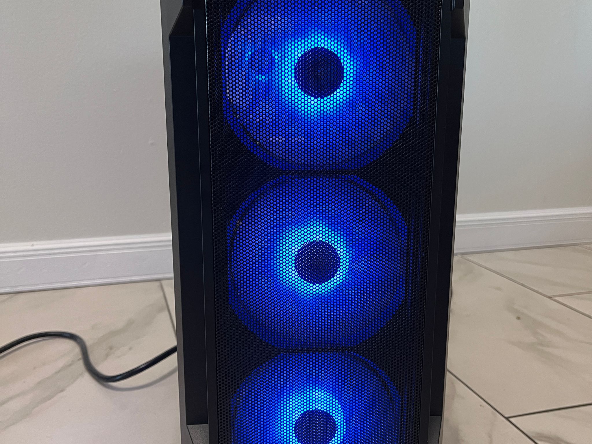 NVIDIA GTX 1080, Intel i7-6700, 12GB RAM, 870 GB Storage, High FPS Gaming PC w/ Wi-Fi + Bluetooth
