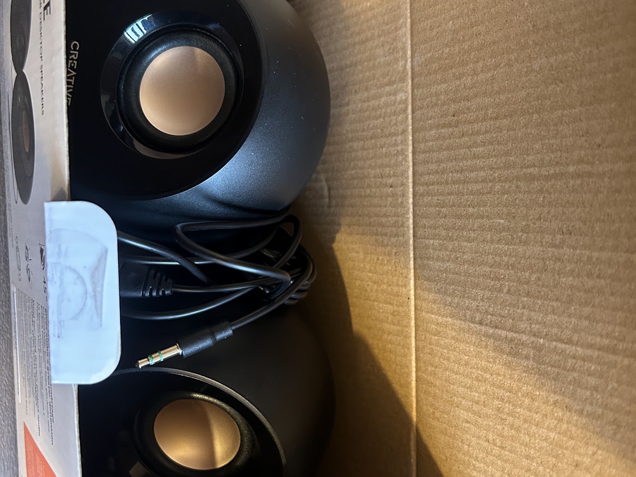 Creative Pebble 2.0 USB-Powered Desktop Speakers with Far-Field Drivers and Passive Radiators