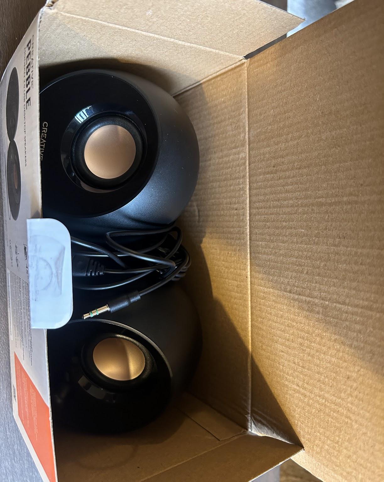 Creative Pebble 2.0 USB-Powered Desktop Speakers with Far-Field Drivers and Passive Radiators