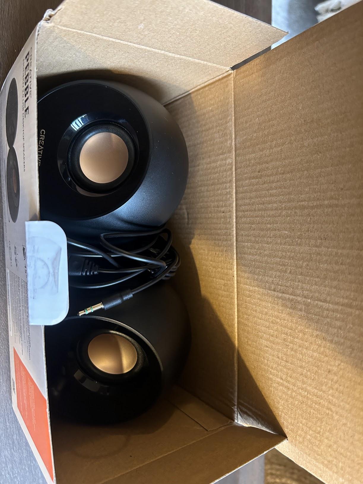 Creative Pebble 2.0 USB-Powered Desktop Speakers with Far-Field Drivers and Passive Radiators