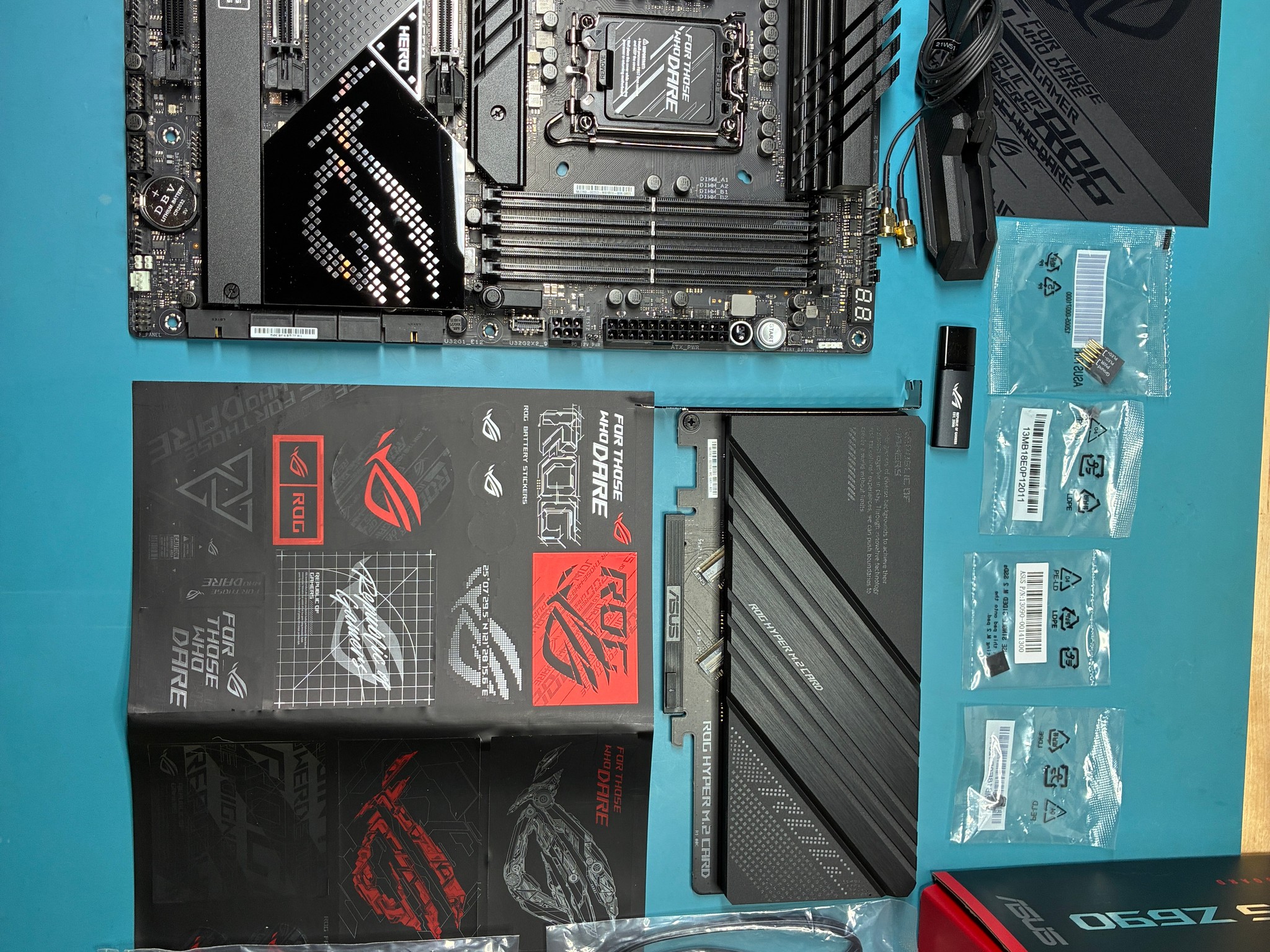 Asus ROG MAXIMUS Z690 HERO (Motherboard)
