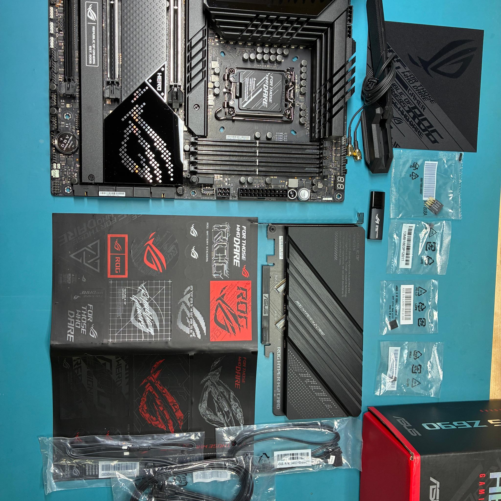 Asus ROG MAXIMUS Z690 HERO (Motherboard)