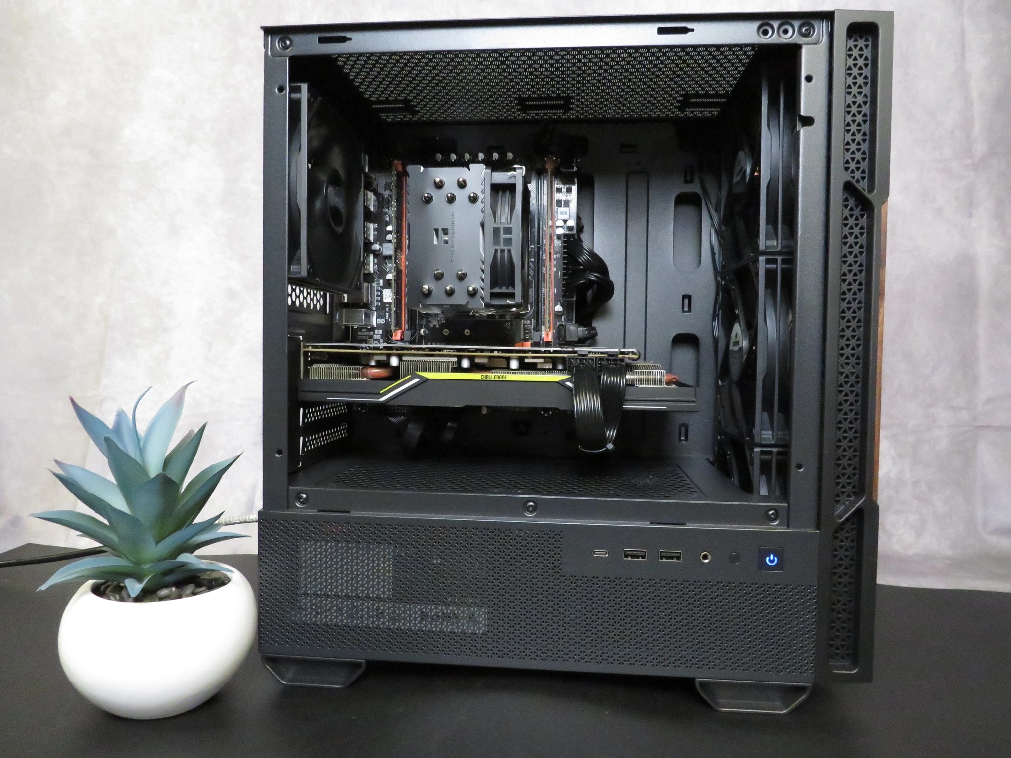 Entry Level Gamer! RX 5700 XT + Intel Xeon E5 2680 V4 + 32 GB DDR4 + 1 TB SSD