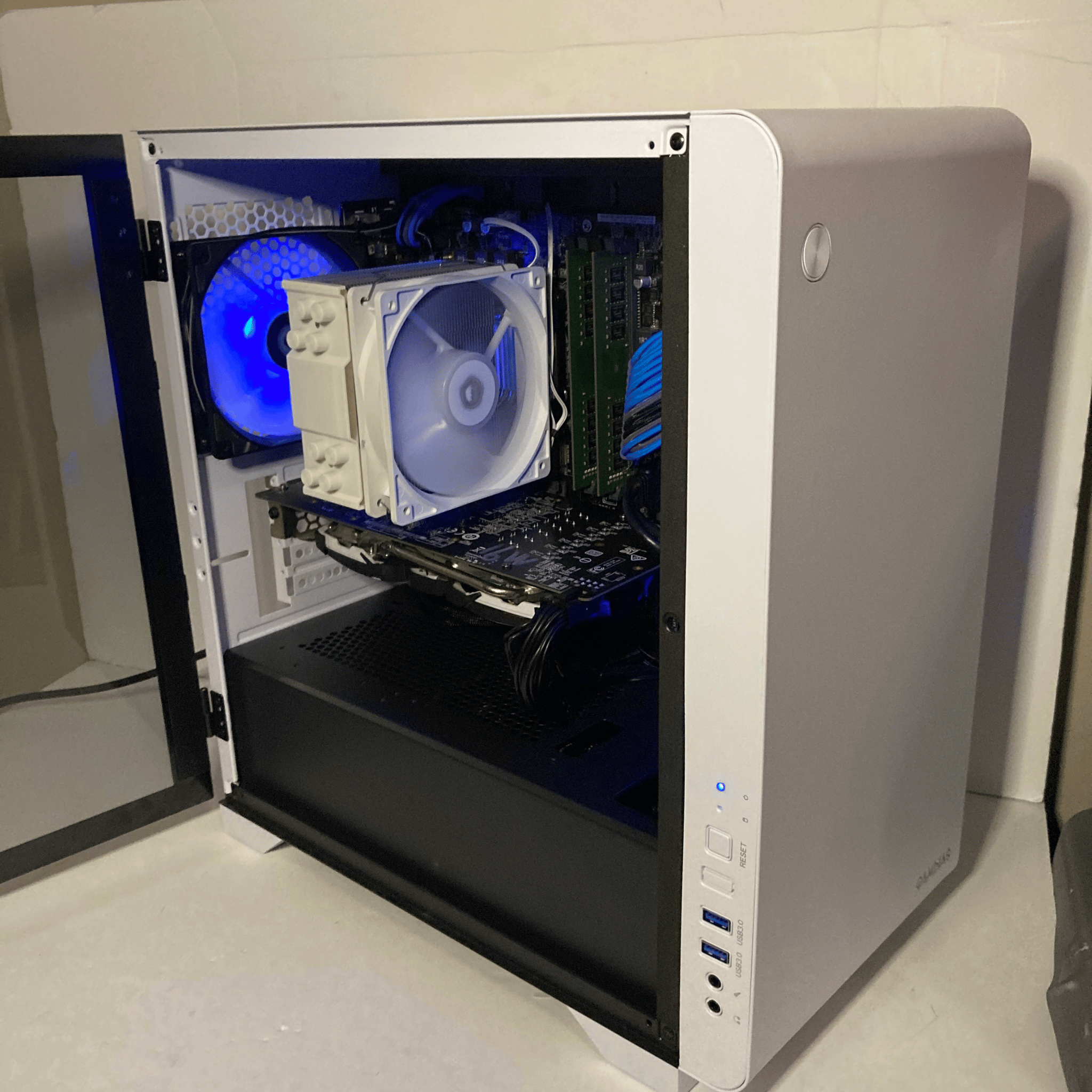 i7-6700/RX 580 4GB Gaming PC Bundle w/ Mouse & Headset