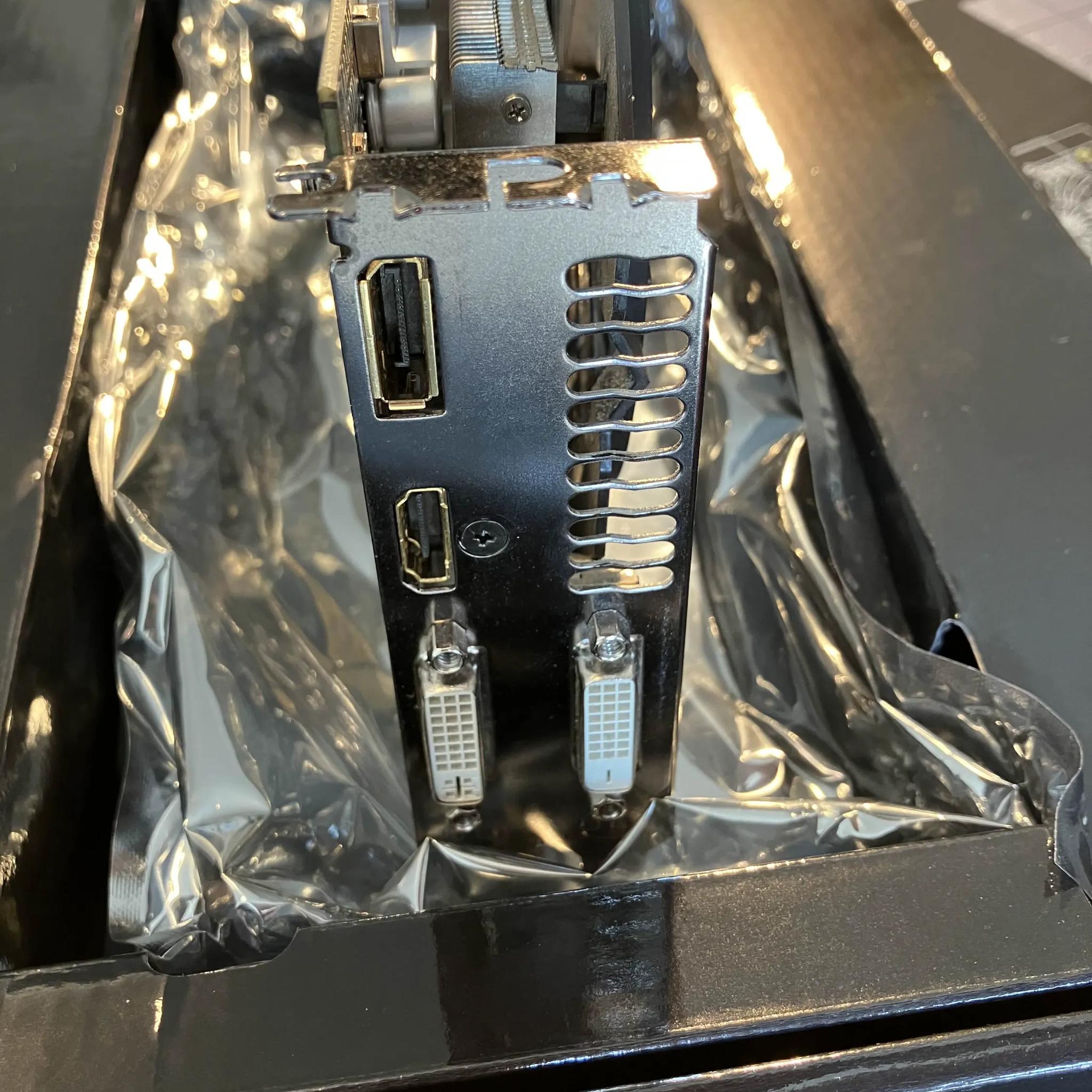 R9 285 - Gigabyte Windforce OC 2GB