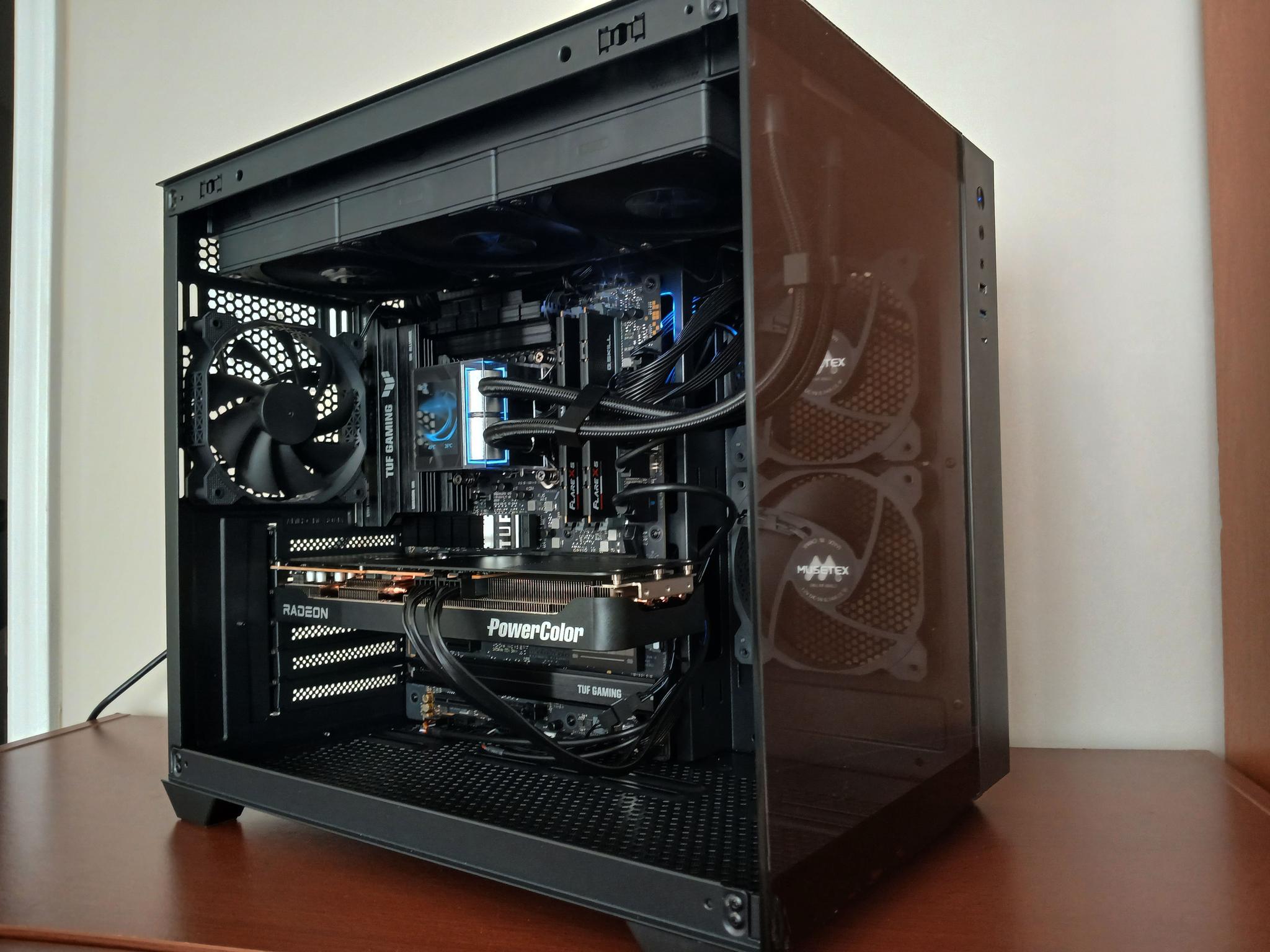 4K Blackout | RX 9070XT 16GB | Intel Core Ultra 7 265K | 32GB RAM