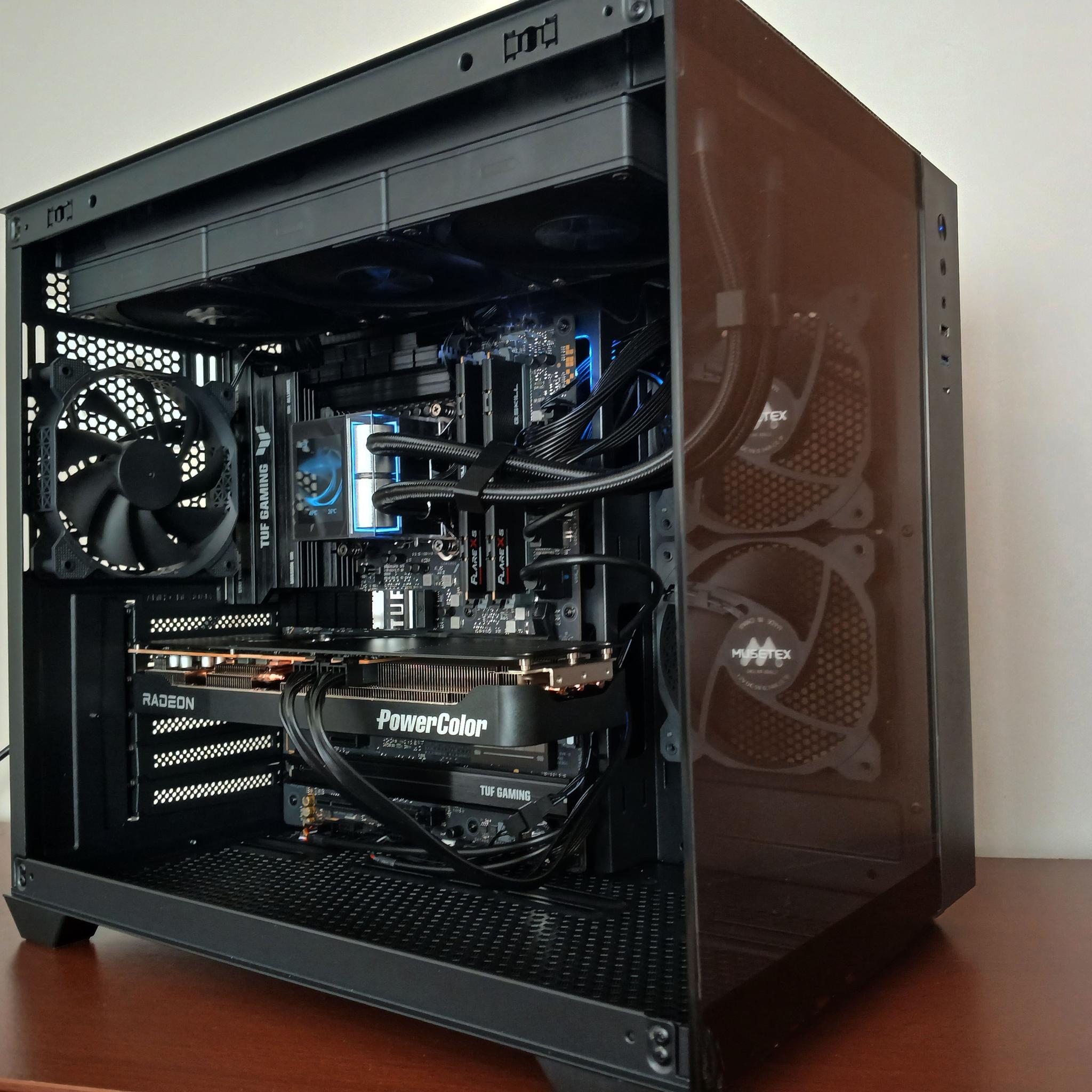 4K Blackout | RX 9070XT 16GB | Intel Core Ultra 7 265K | 32GB RAM