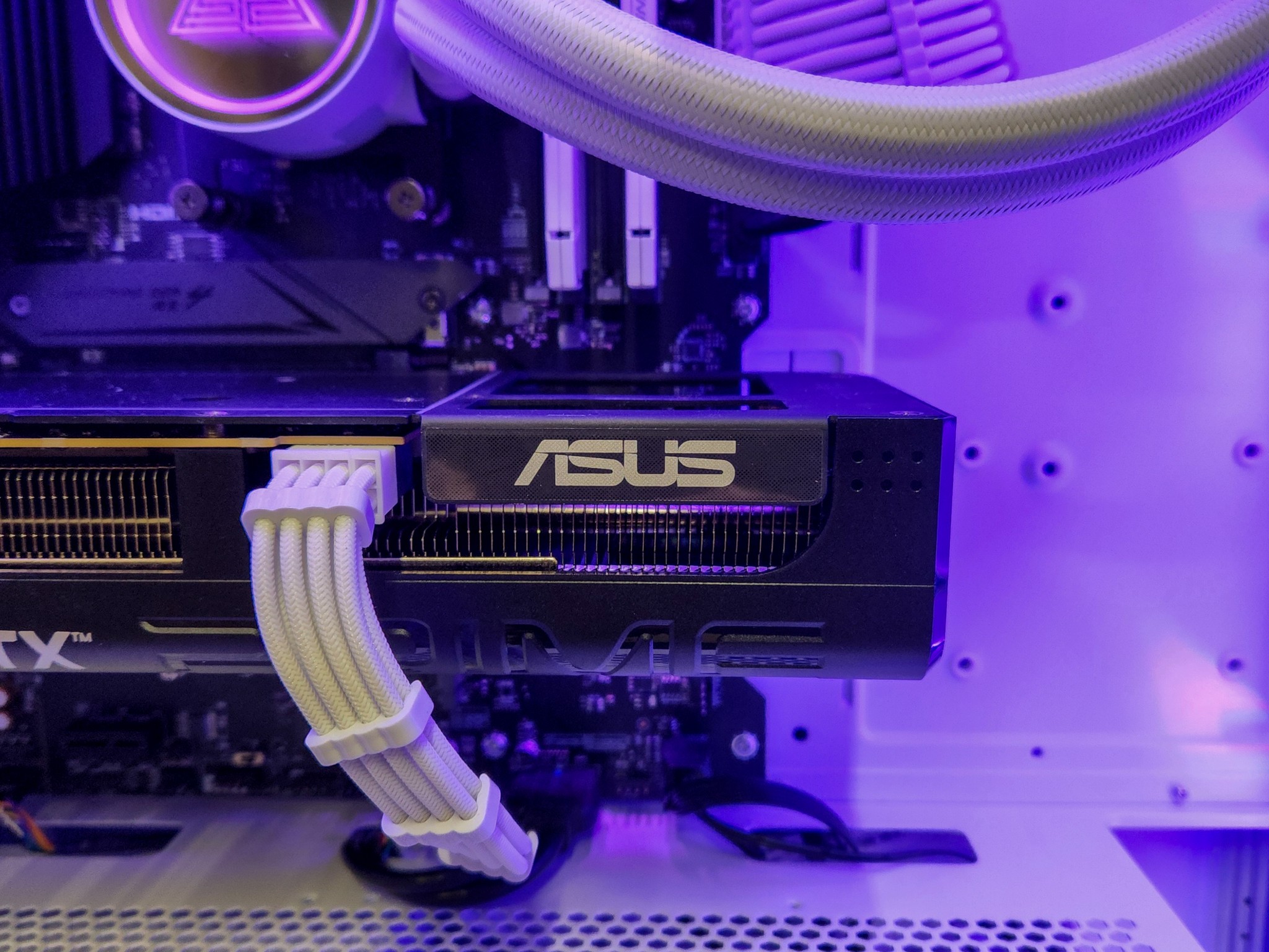 Custom Built Liquid Cooled Gaming PC with a 7in Sensor Screen | Ryzen 5 5600X | RTX 5060 | 32GB DDR4