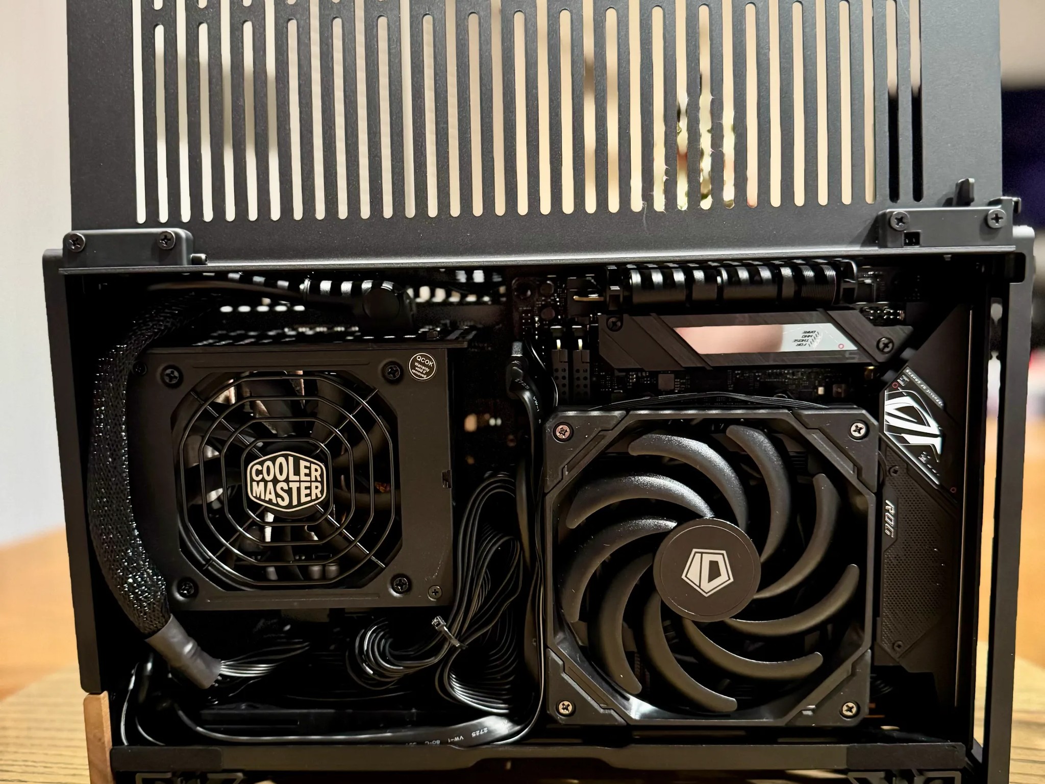 The Distinguished Gentleman 🎩 Fractal Terra, NVIDIA 4070 SUPER OC, RYZEN 7600X, 32GB RAM, 2TB SSD