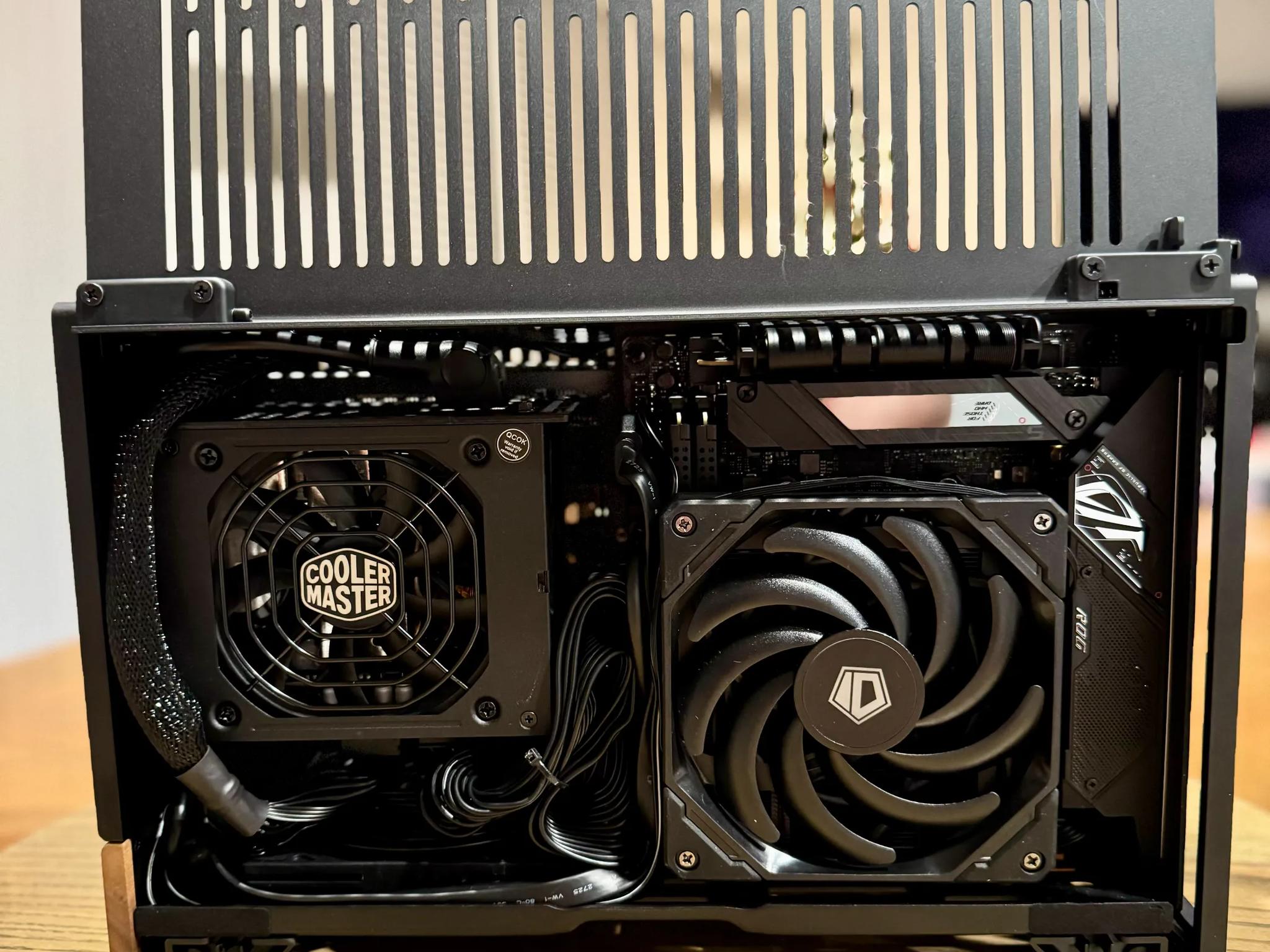 The Distinguished Gentleman 🎩 Fractal Terra, NVIDIA 4070 SUPER OC, RYZEN 7600X, 32GB RAM, 2TB SSD