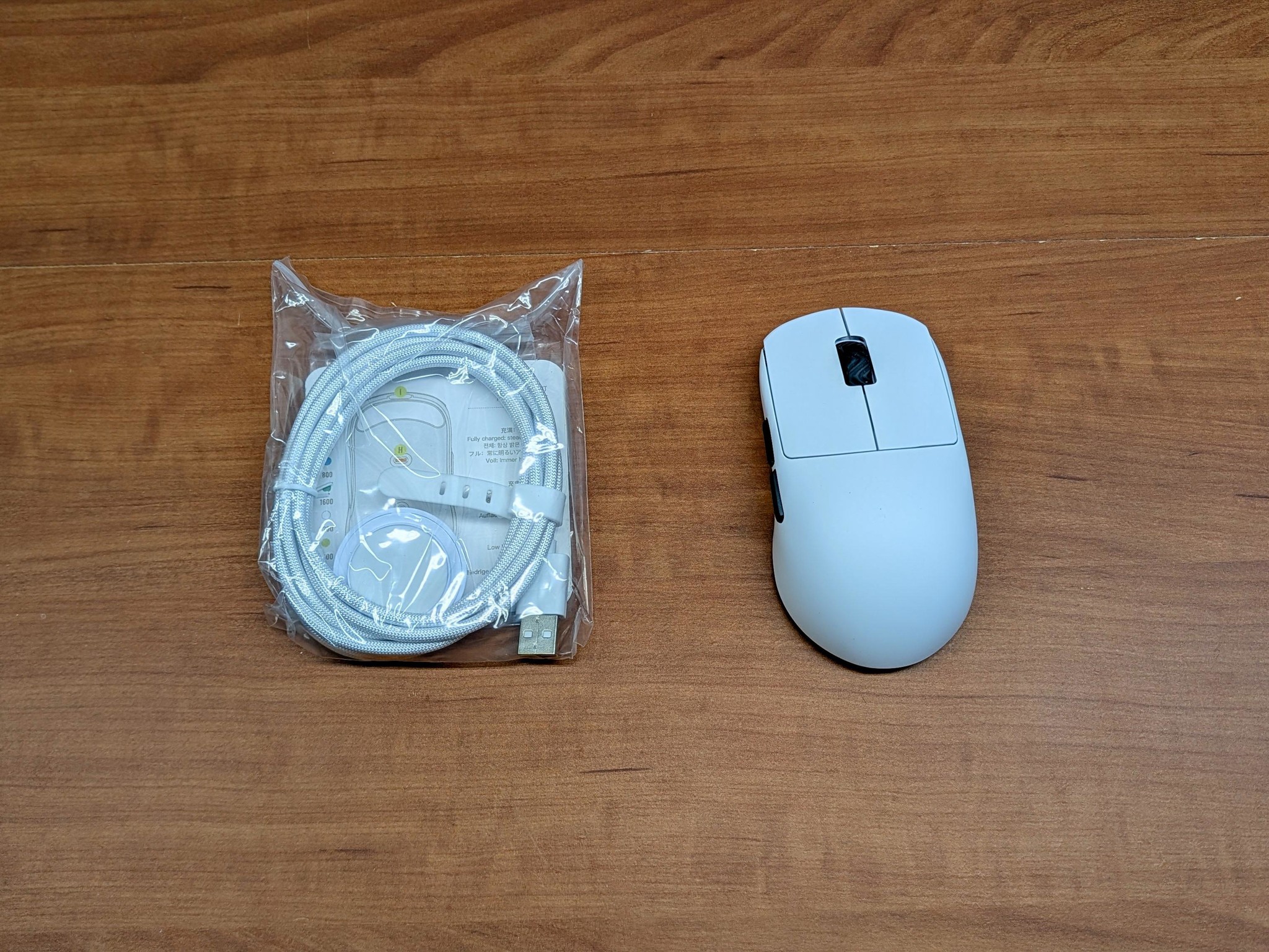 Scyrox V8 White 8K 36g Kailh Super Light Mouse Less Than 1 hr use