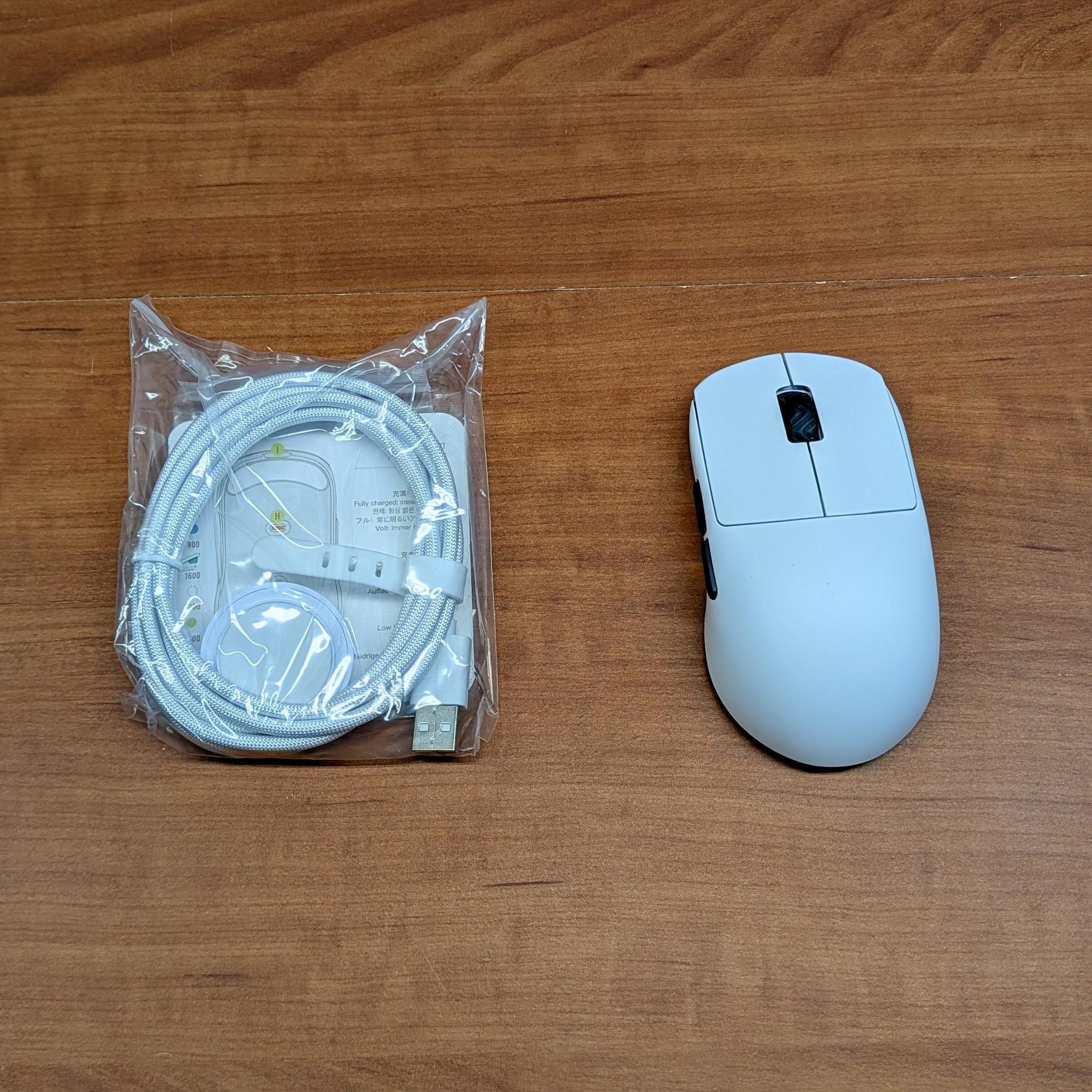 Scyrox V8 White 8K 36g Kailh Super Light Mouse Less Than 1 hr use