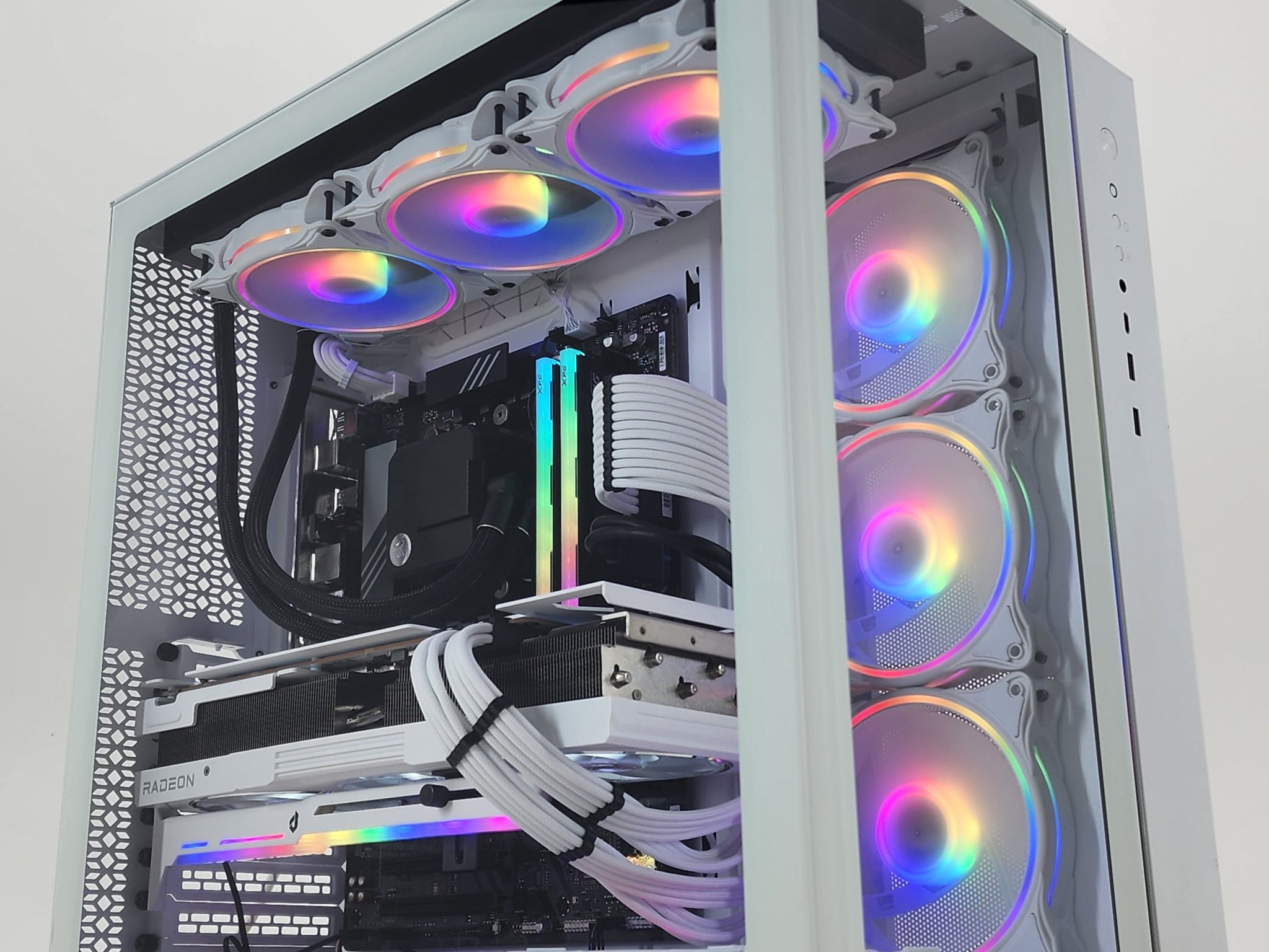 Gaming PC Ryzen 9 7950X 32GB RAM 1TB SSD RX 7900 XTX 24GB Windows 11 Computer