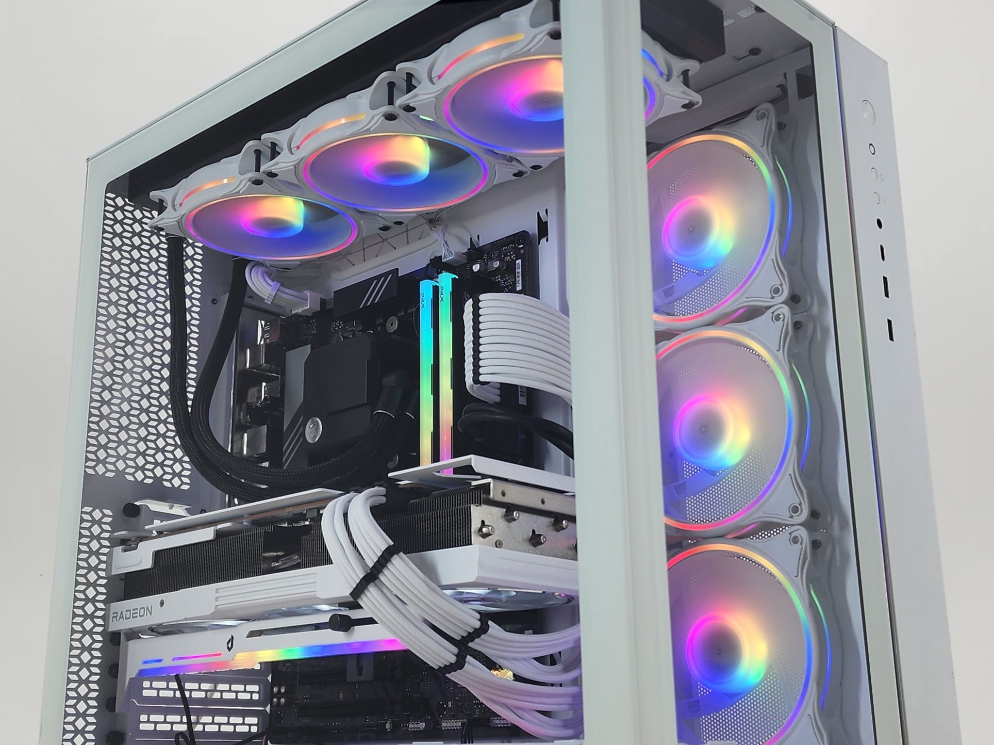 Gaming PC Ryzen 9 7950X 32GB RAM 1TB SSD RX 7900 XTX 24GB Windows 11 Computer