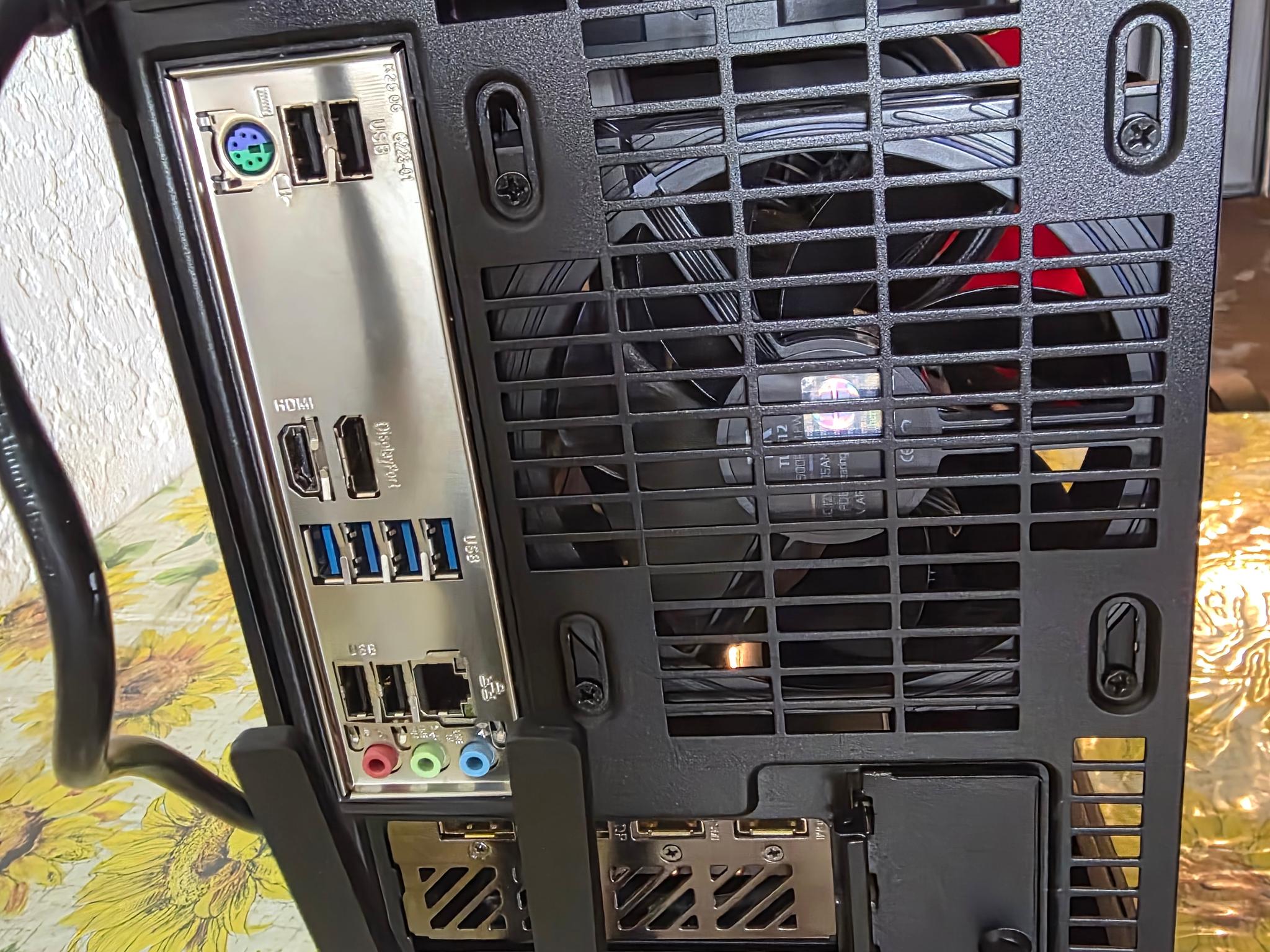 R5 5500 + RX 7600 XT | 32GB DDR4 | 500GB SSD / 512GB HDD