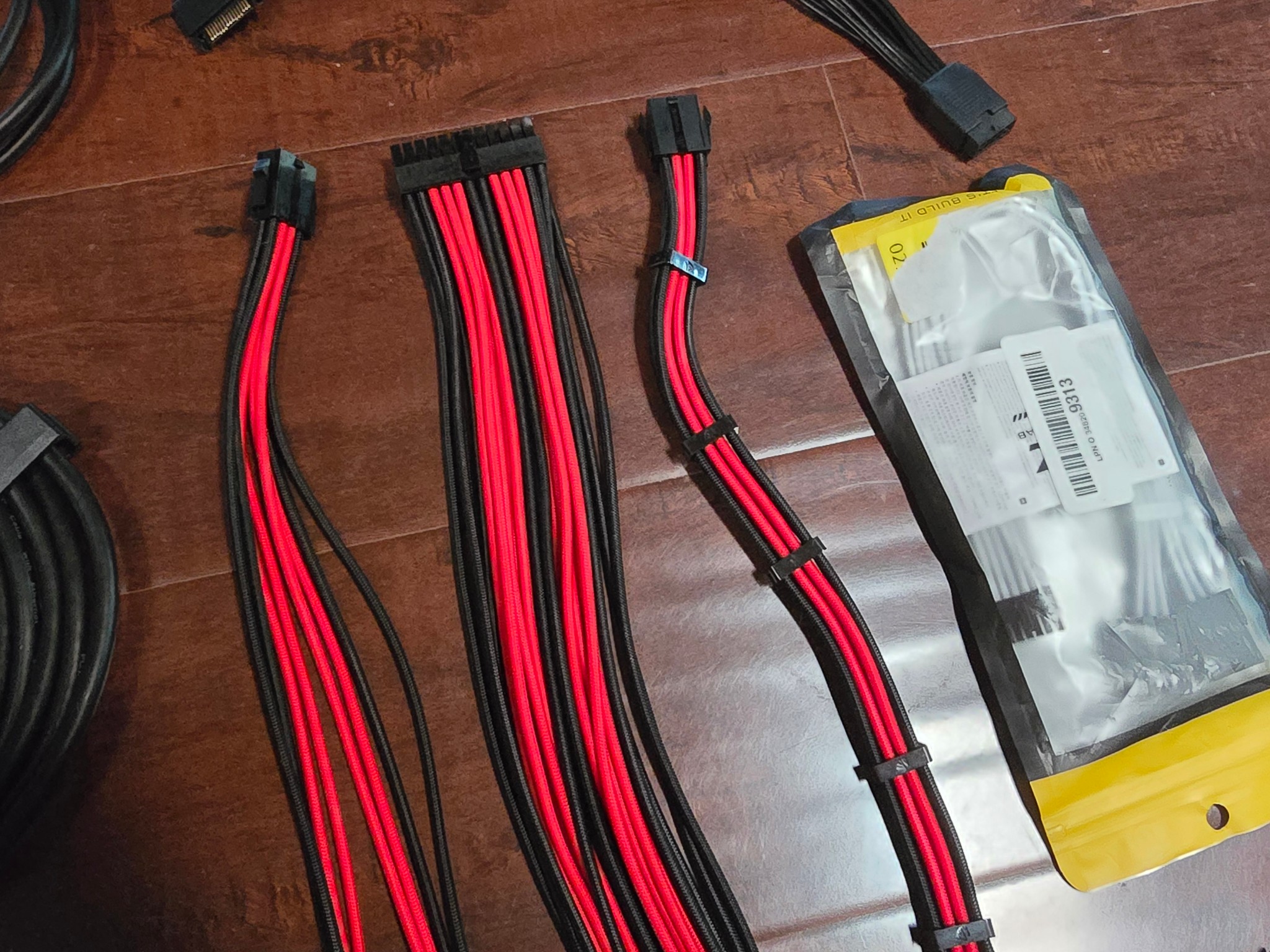 Cables Adapters GPU PSU Extension HDMI DP VGA USB C - IEC Power Cable SD TFT Reader Splitter HDD 4K