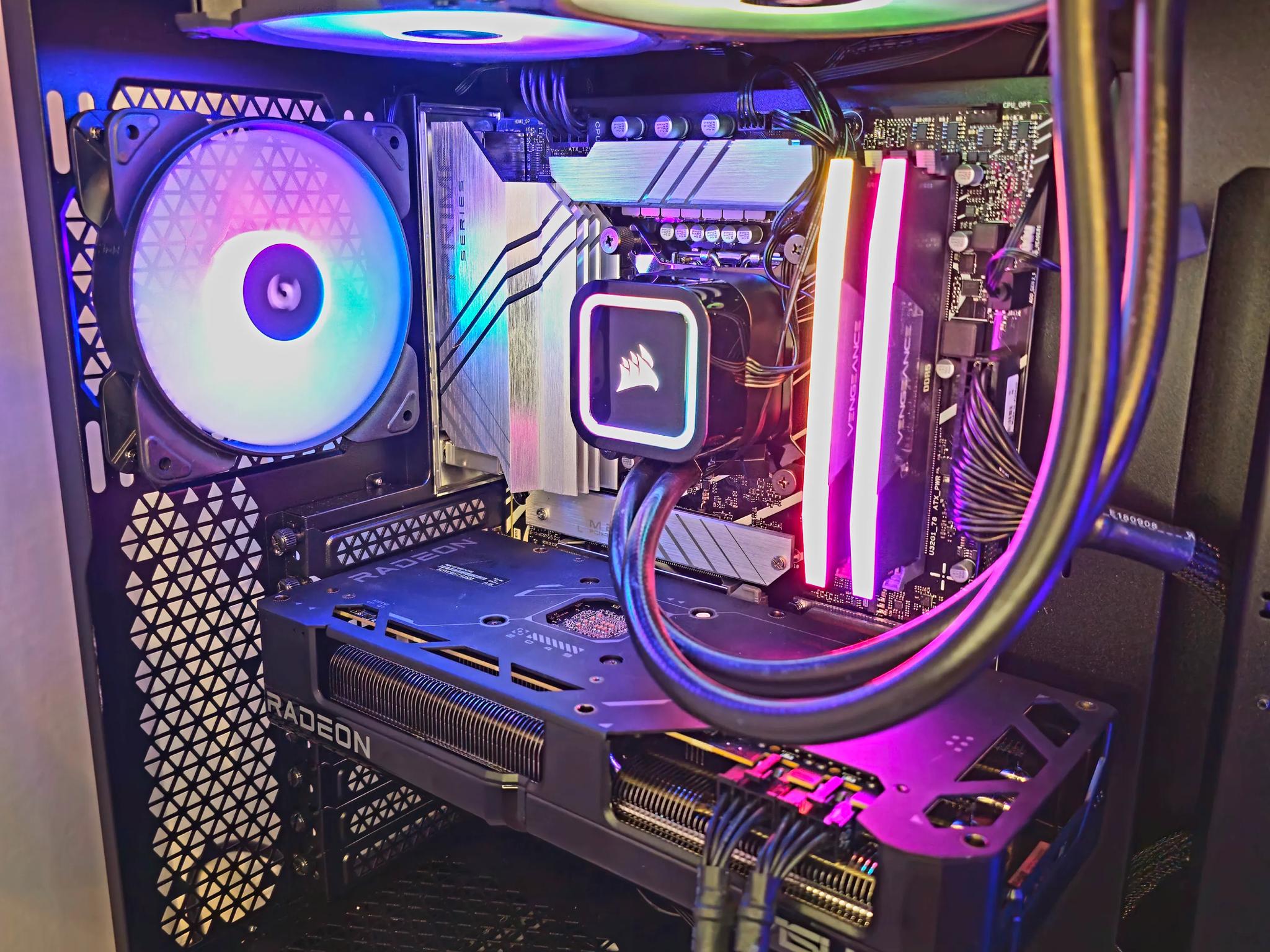 Brand New Mid Tier PC. 13600k & 7800XT