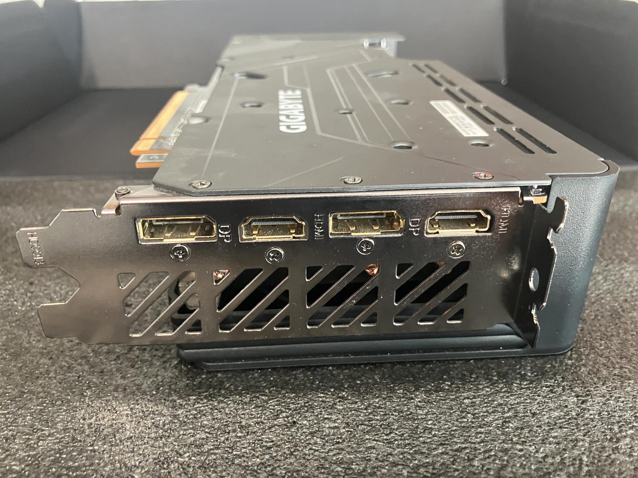 Radeon 7800xt Gigabyte Gaming OC 16GB