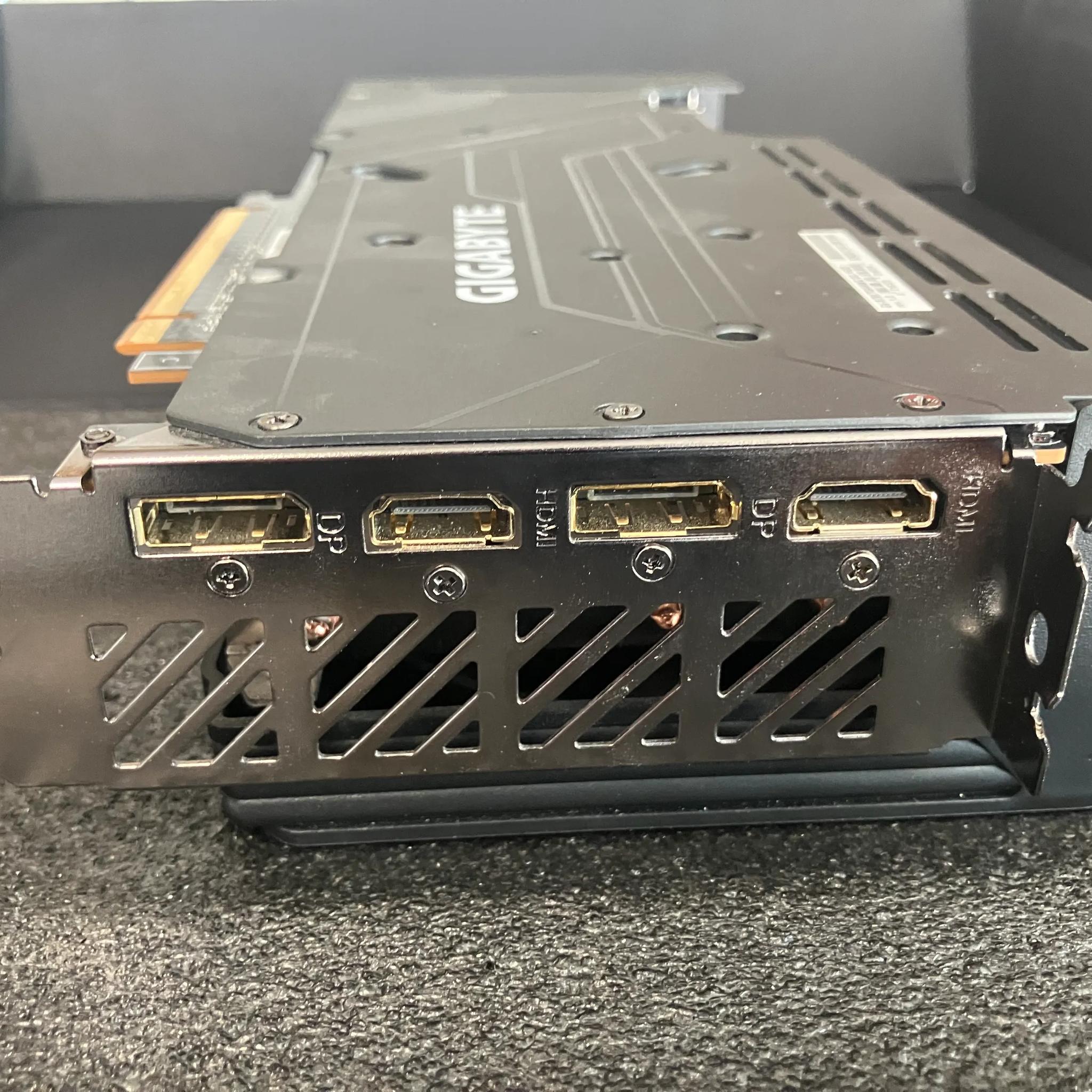Radeon 7800xt Gigabyte Gaming OC 16GB