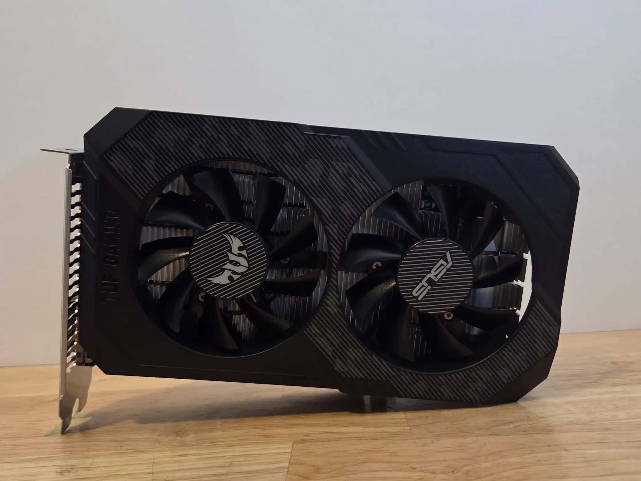 Asus TUF - 1660 super 6gb