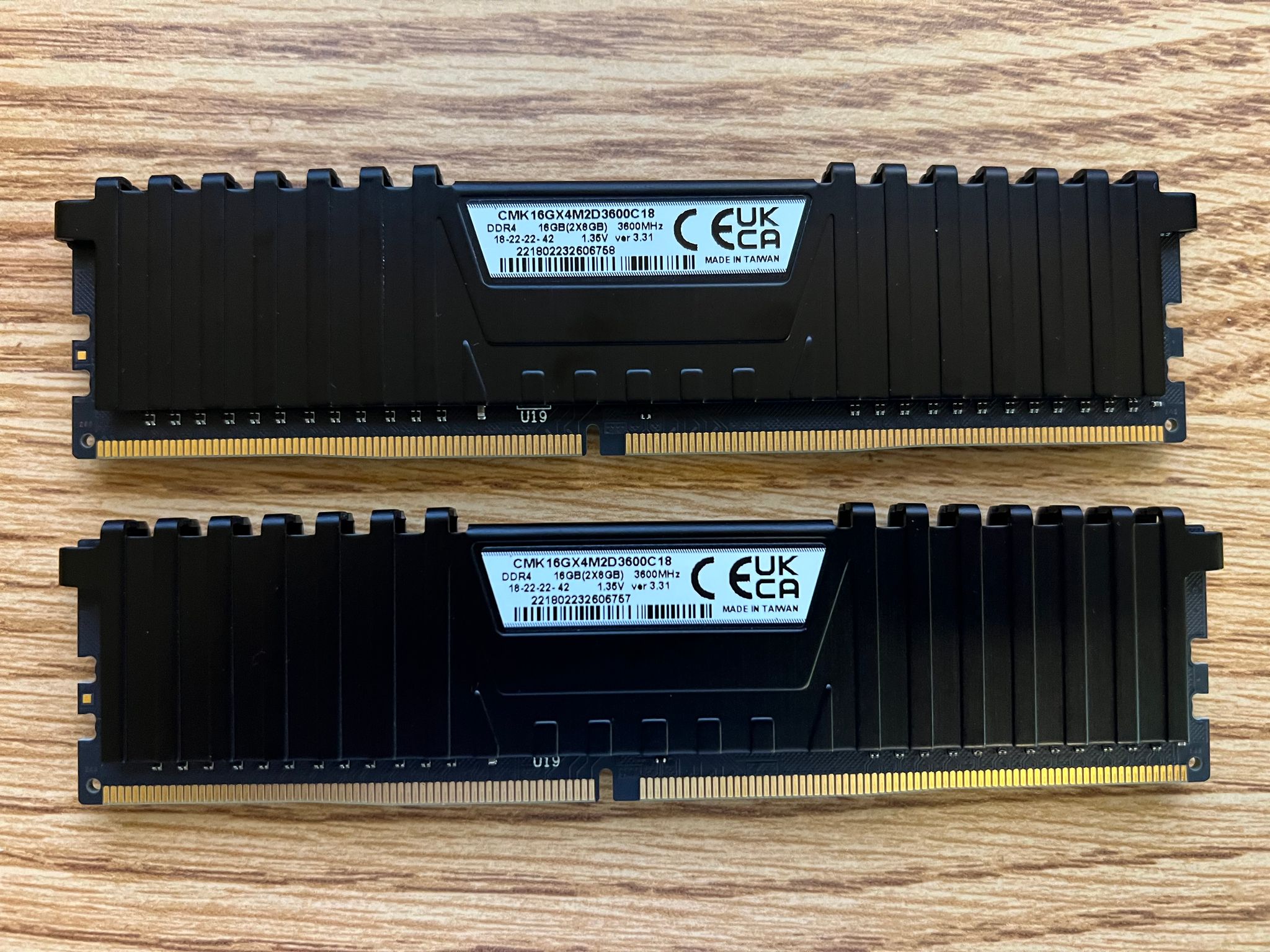 16GB (2x8GB) DDR4-3600MHz CL18 Corsair Vengeance RAM Memory