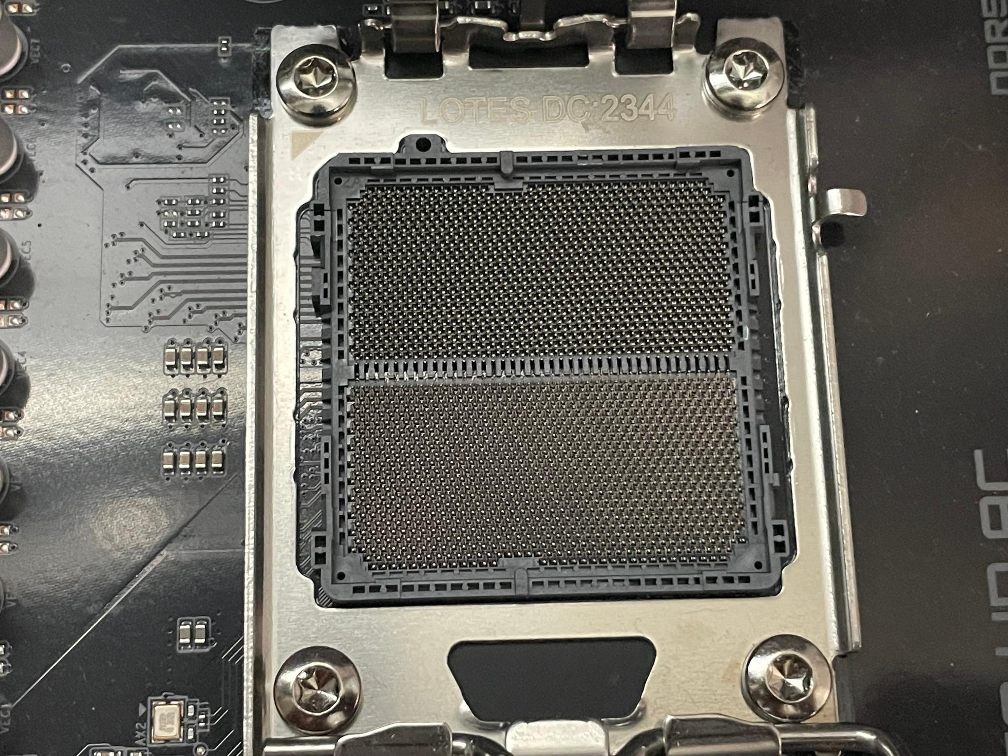 GIGABYTE B650 UD AC - Image 4