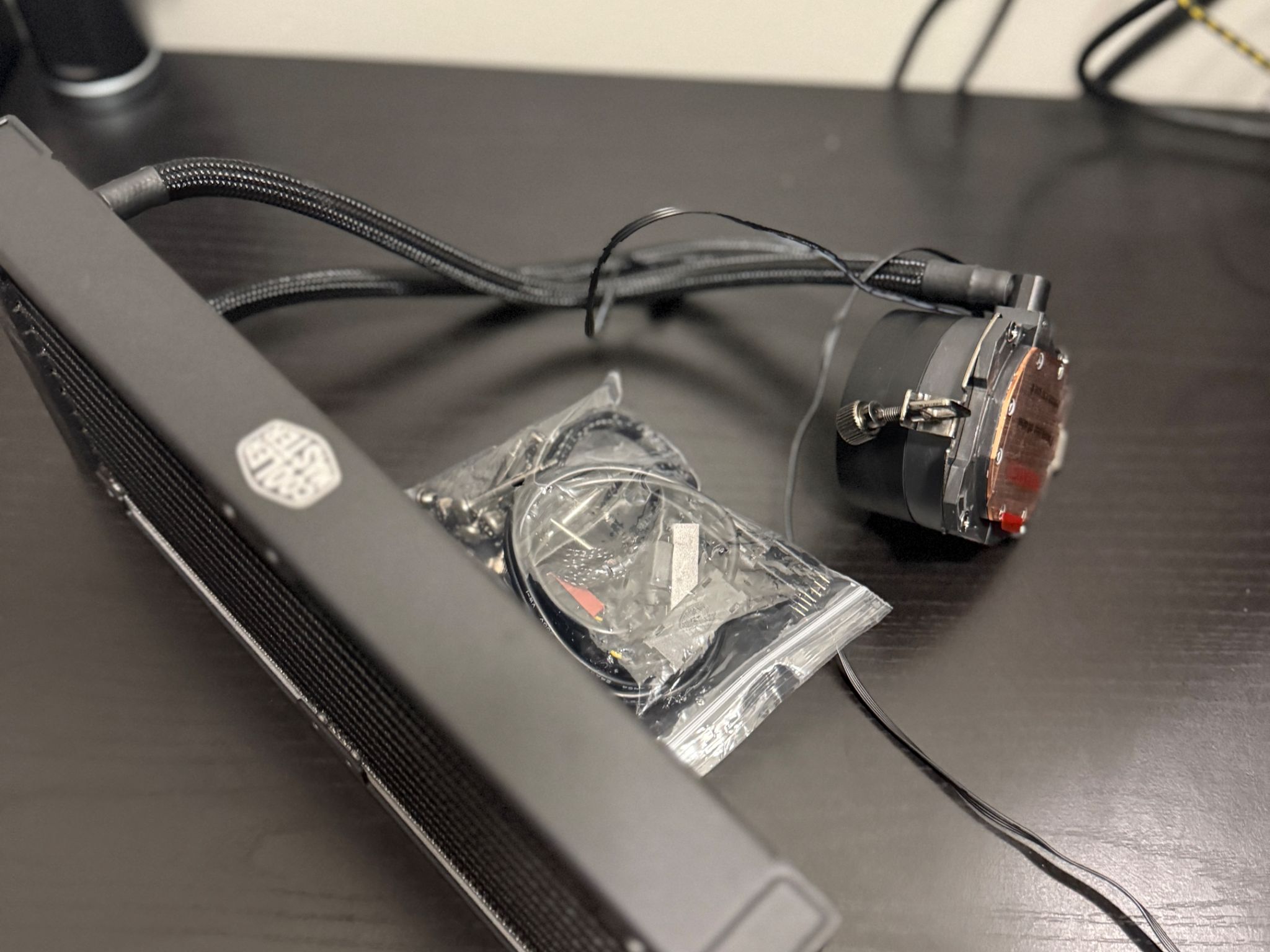Cooler Master Liquid Cooler AM5/AM4 ML240L RGB V2 (NO FANS)