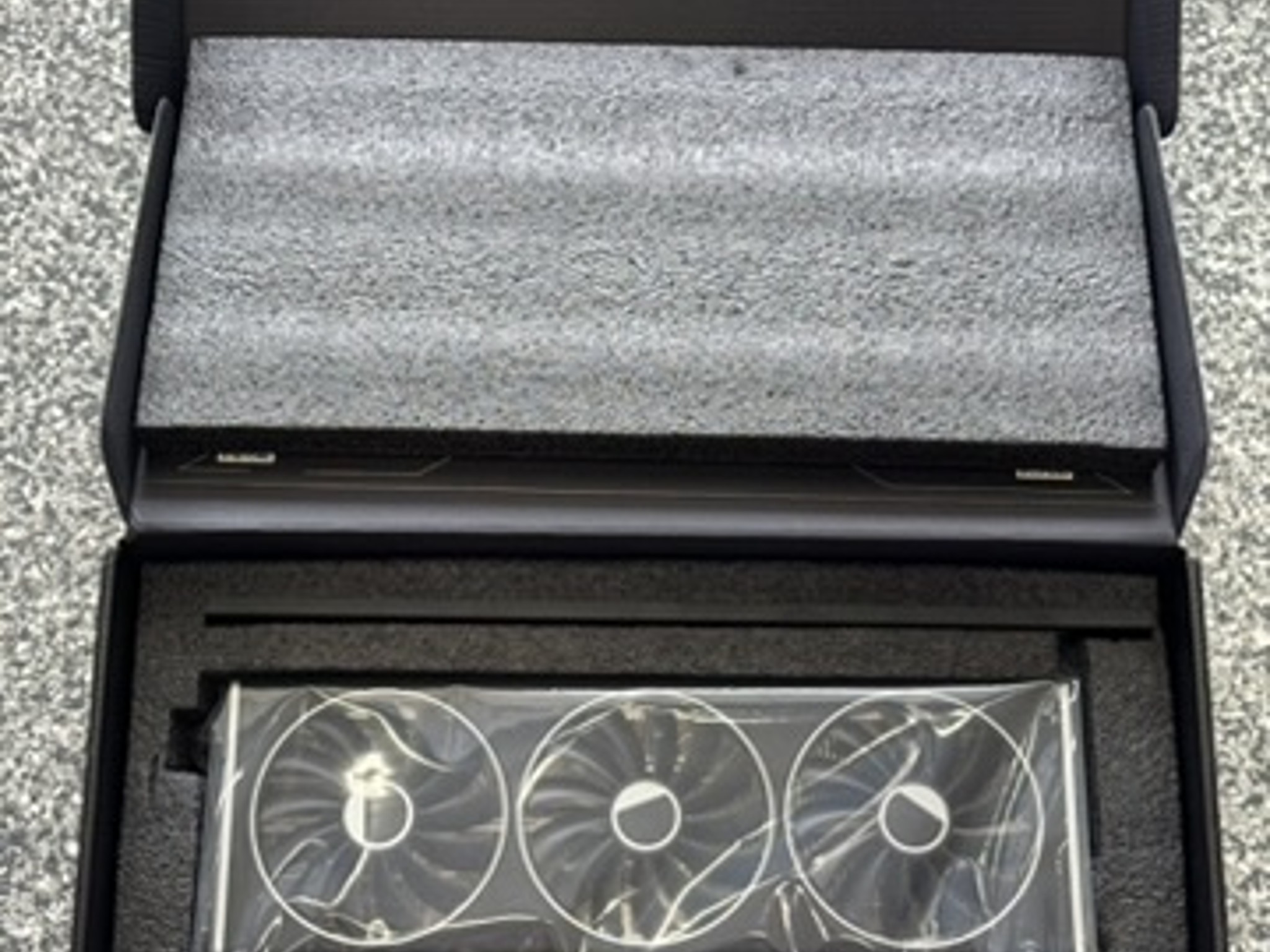 7900 XT XFX - Speedster MERC310 AMD Radeon RX 7900XT 20GB GDDR6 PCI Express 4.0 Gaming Graphics Card