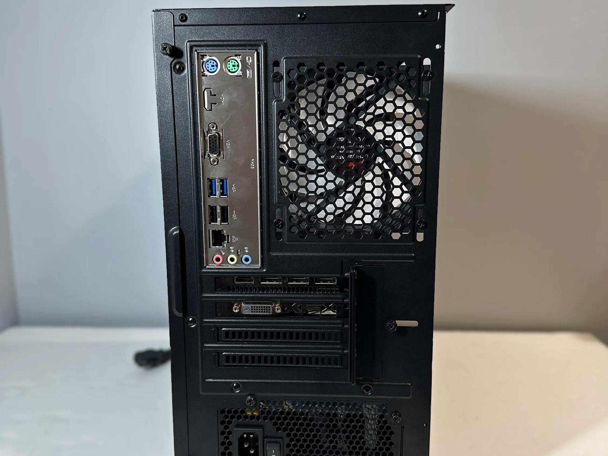 RX 580 8GB | AMD Ryzen 5 2600X | 16GB RAM | 500GB SSD | Custom 