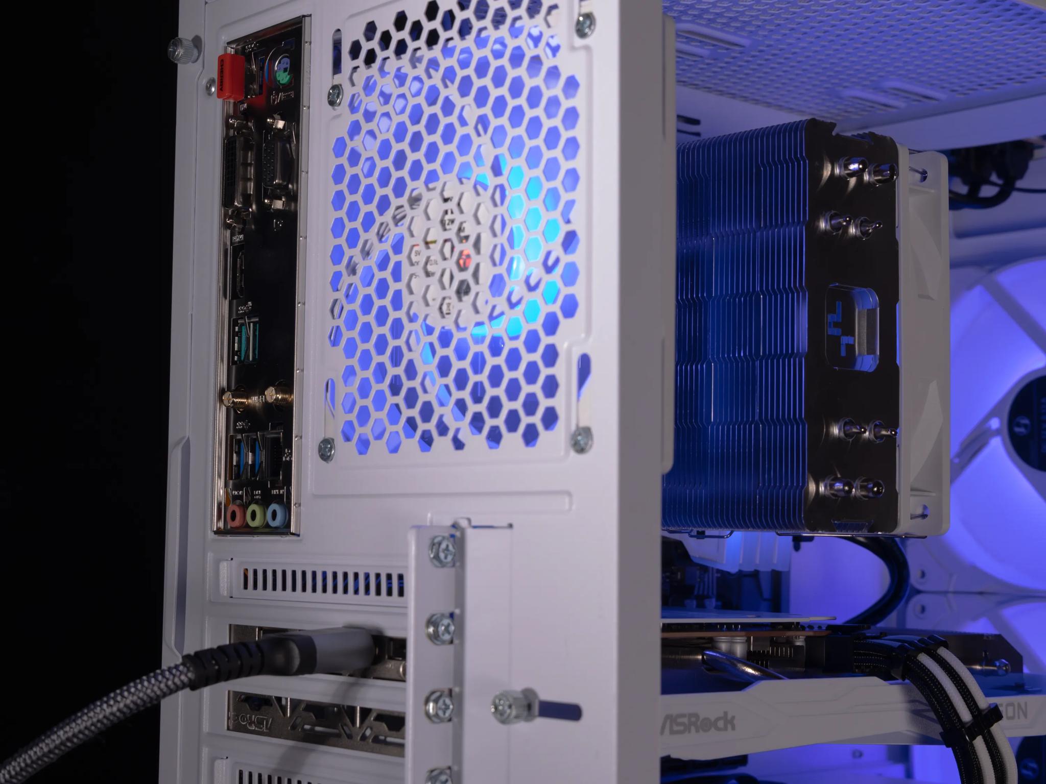 🧊 Glacier 🧊 AMD RX 6600 / AMD R5 4500 / 1TB NVME / 32GB DDR4 Ram / Air Cooler / Windows 11 Pro