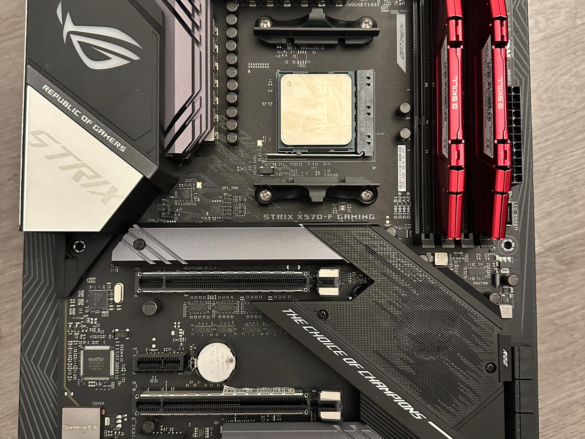 (BUNDLE) ROG Strix X570 Gaming / Ryzen 7 5800X + 32GB 3600MHz + Samsung 970 EVO