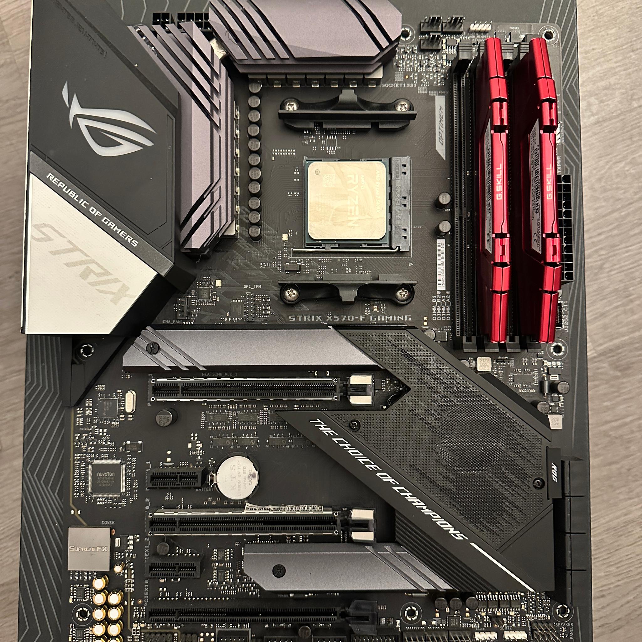 (BUNDLE) ROG Strix X570 Gaming / Ryzen 7 5800X + 32GB 3600MHz + Samsung 970 EVO