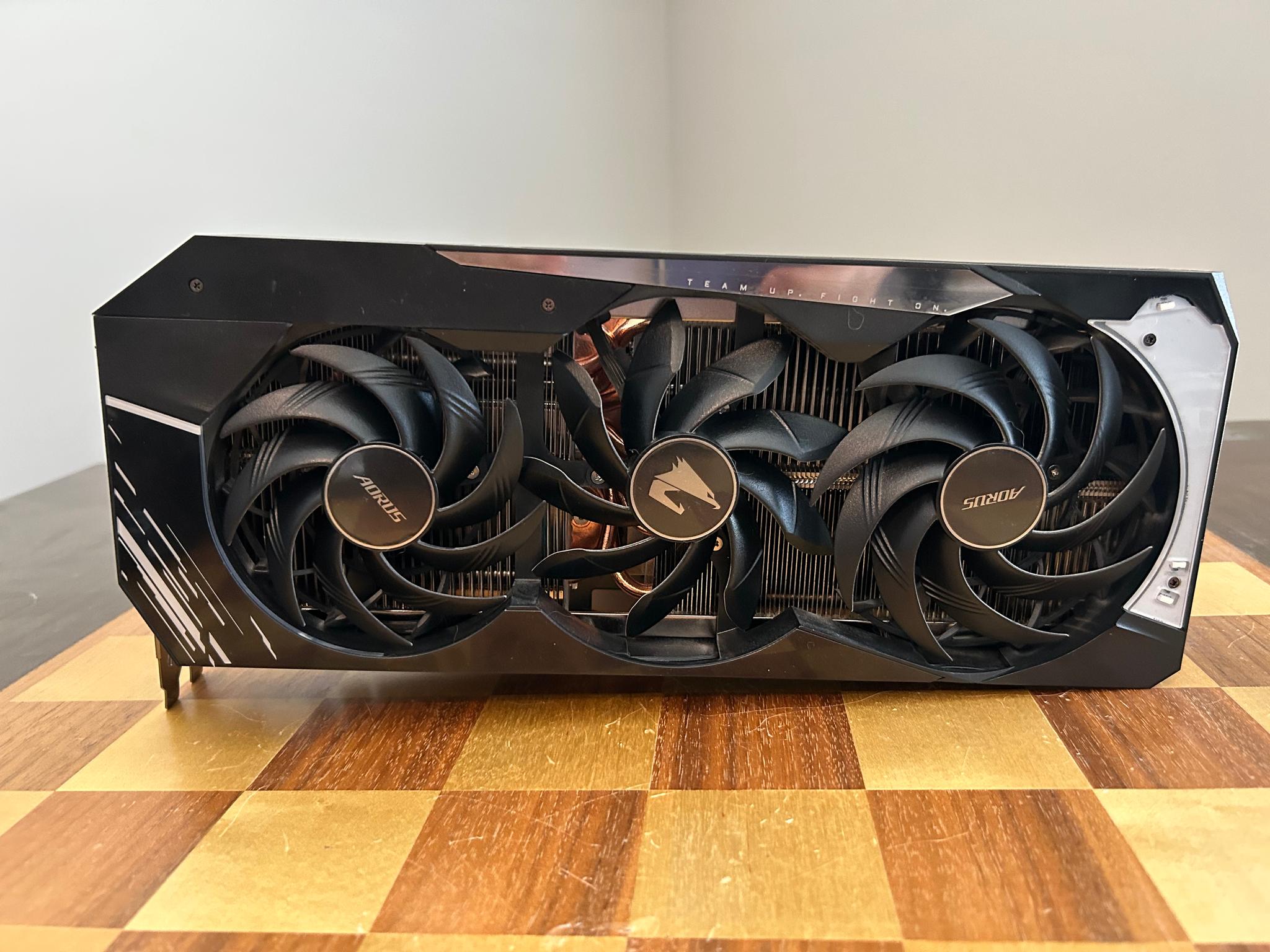 Gigabyte Aorus Xtreme RTX 3080 10GB **Minor Cosmetic Issue**