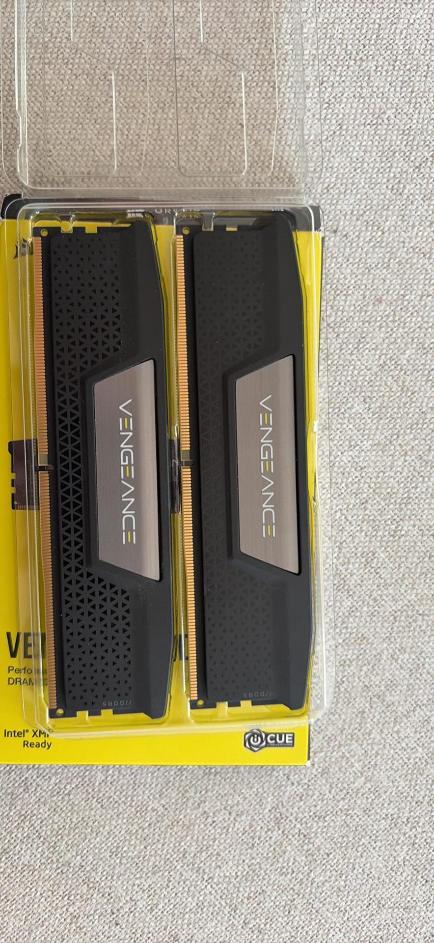 32Gb DDR5 Corsair Vengeance 5600MHZ