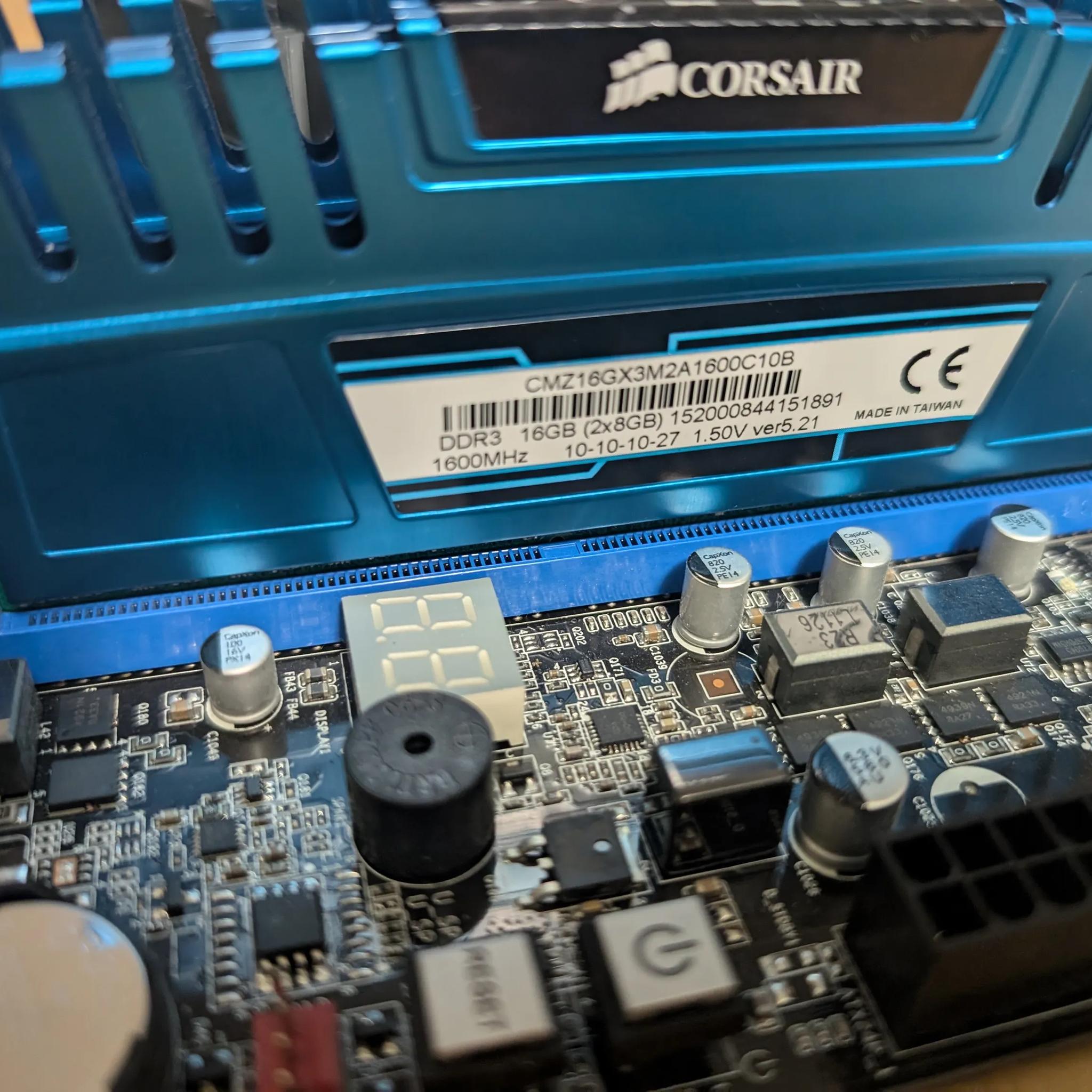 Intel DP67BG + i7 3770 + 16GB DDR3 1600mhz