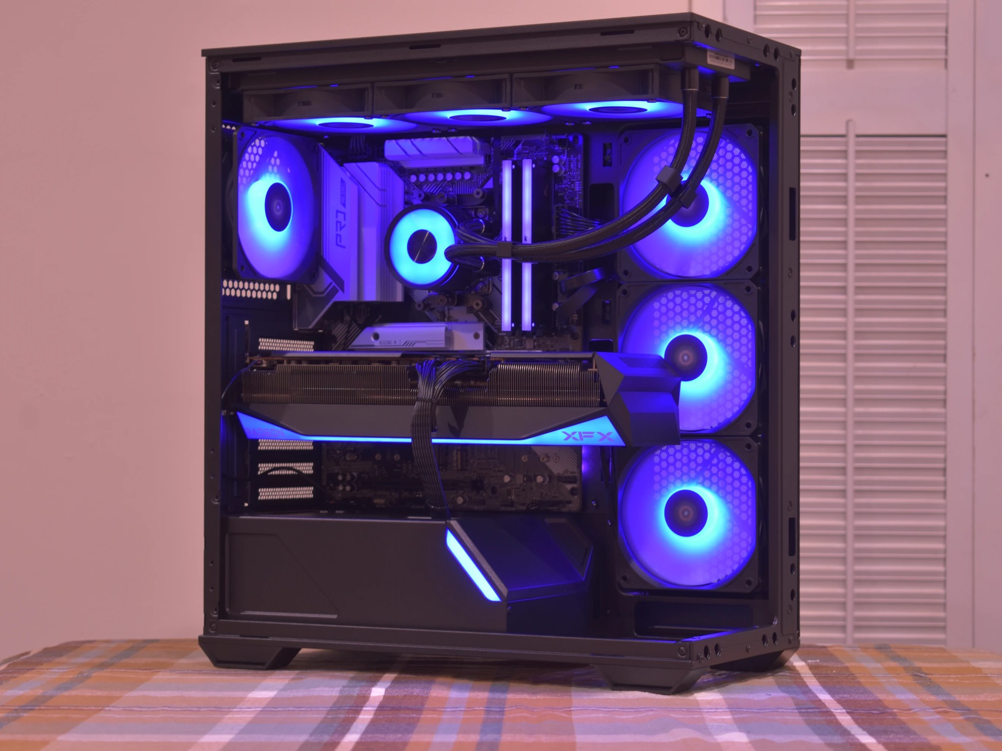 🚀Performance Gamer🚀 Ryzen 5 9600X | AMD RX 9070XT 16GB | 32GB DDR5 | 2TB nVME SSD | Black RGB+Wifi