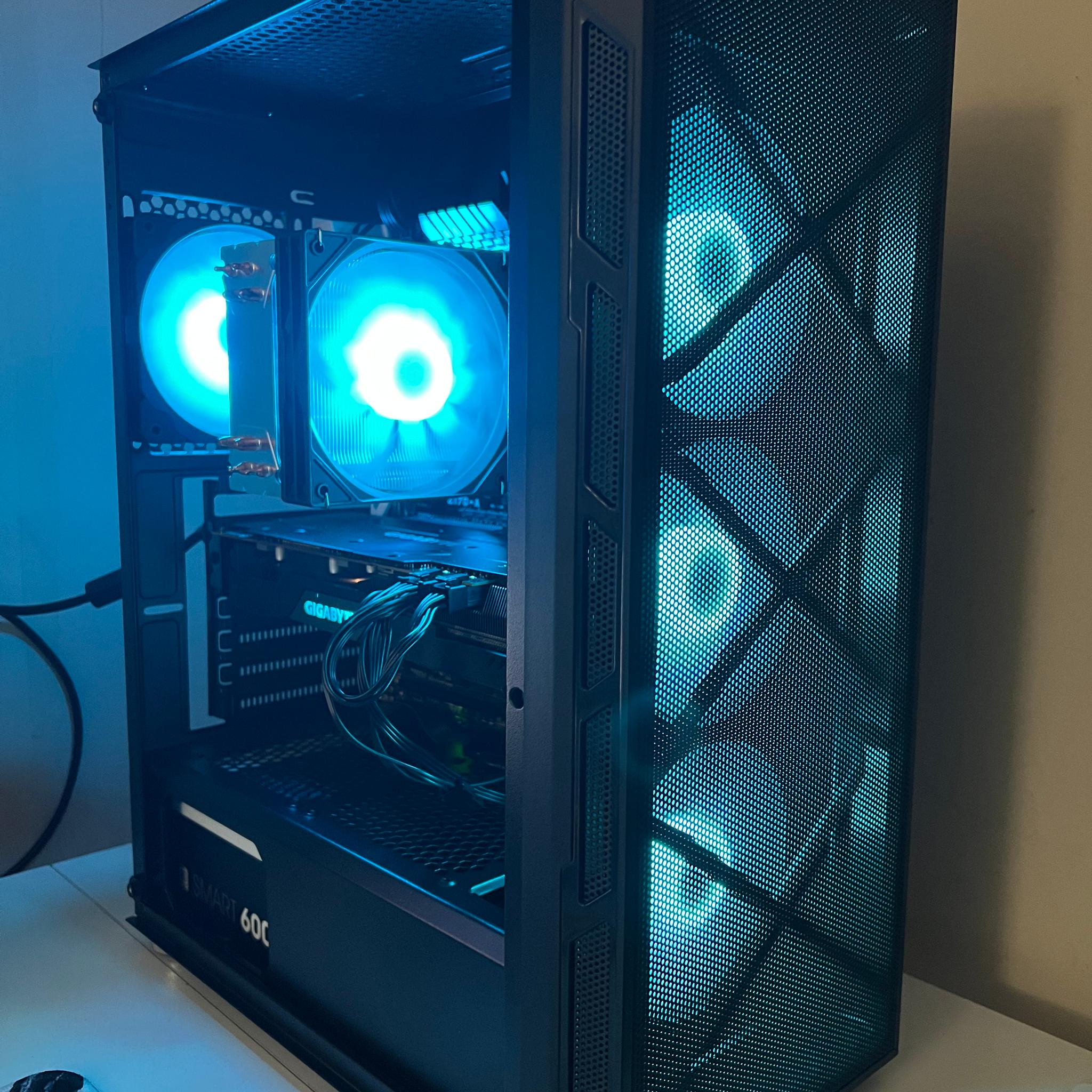 | Rx5700xt 8gb | i7 6700k 4.0ghz |16gb ddr4 3000mhz 1080p/1440p Performance mid-ranged