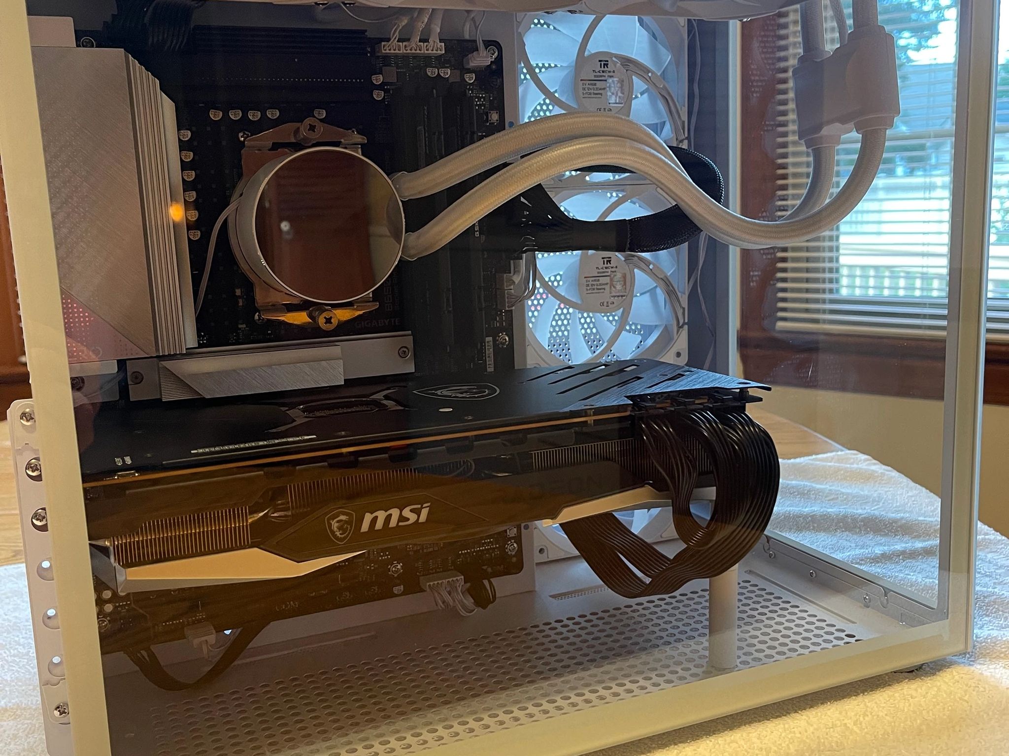 AM5 White High-end Gaming/Production PC: Radeon 7900XTX, Ryzen 9 7900X, 32gb DDR5, 2TB NVMe