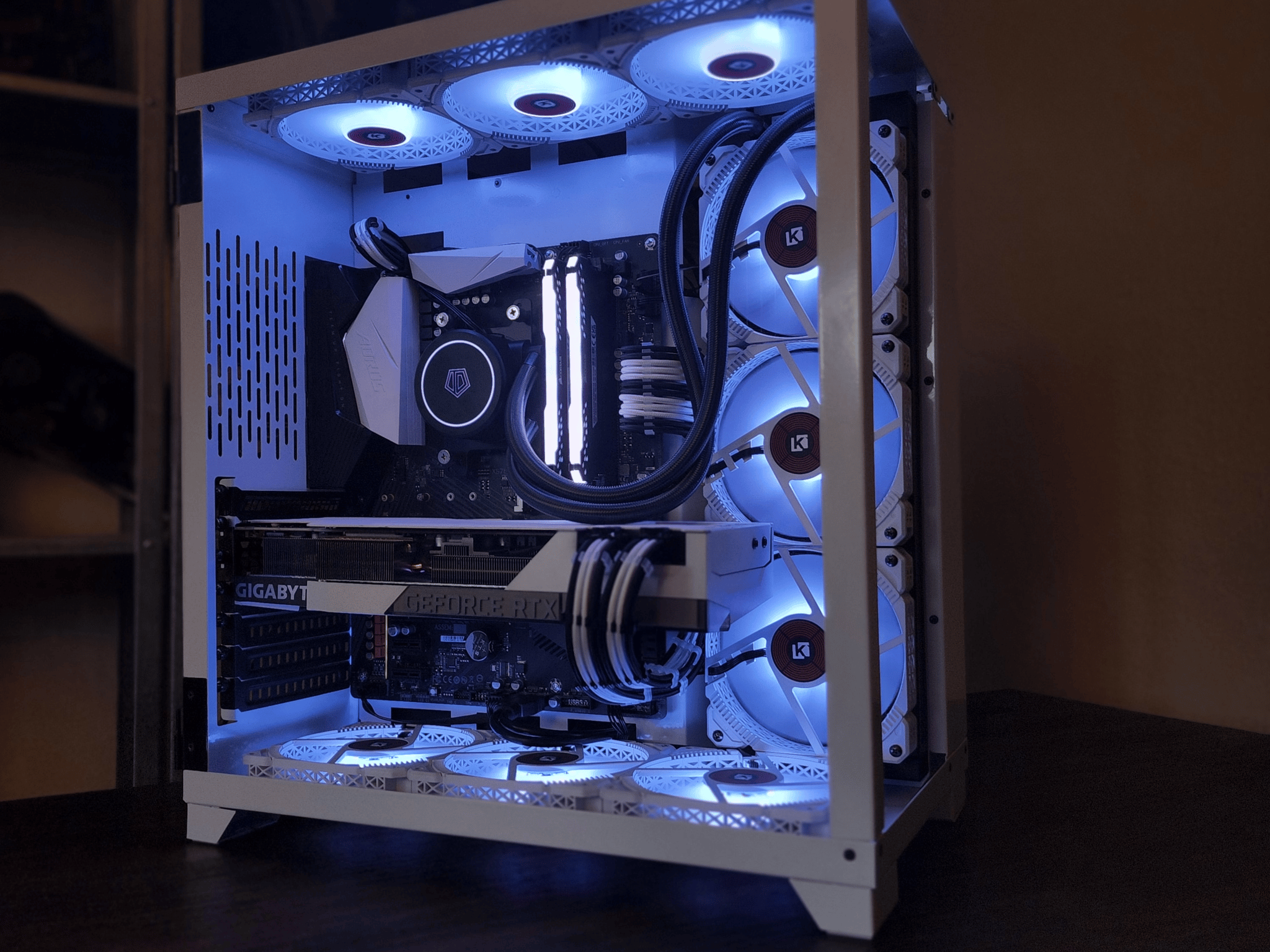 AMD Ryzen 9 5900X // Gigabyte Eagle GeForce RTX 3090 24GB // Corsair Vengeance RGB Pro 32GB 3200MHz