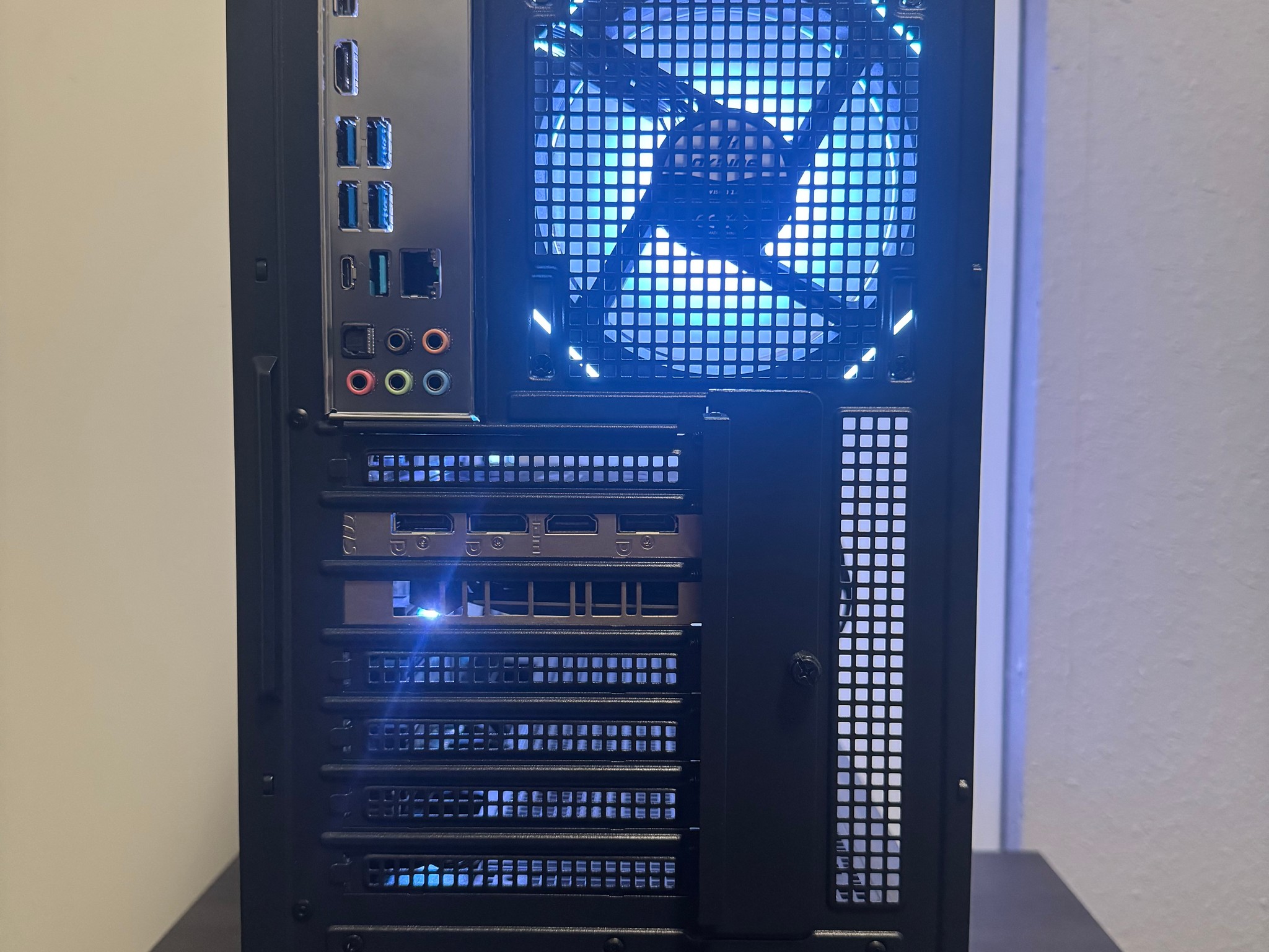 Custom Esports gaming pc| 1660 super | Ryzen 5 2600 | 16GB RAM | NVME SSD |