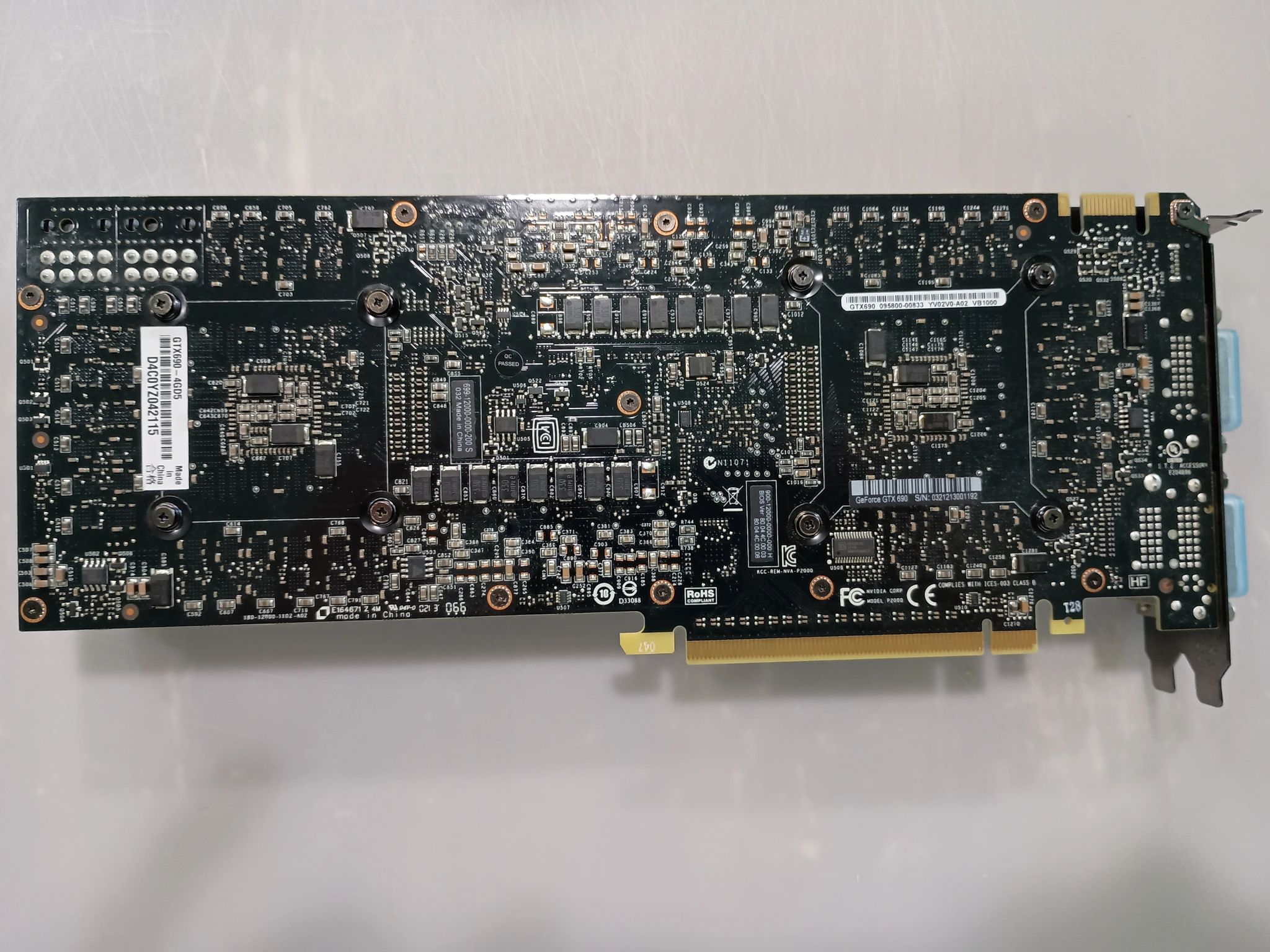 Two GTX 690 GPUs for Quad SLI (with SLI bridge). Tested, works well.