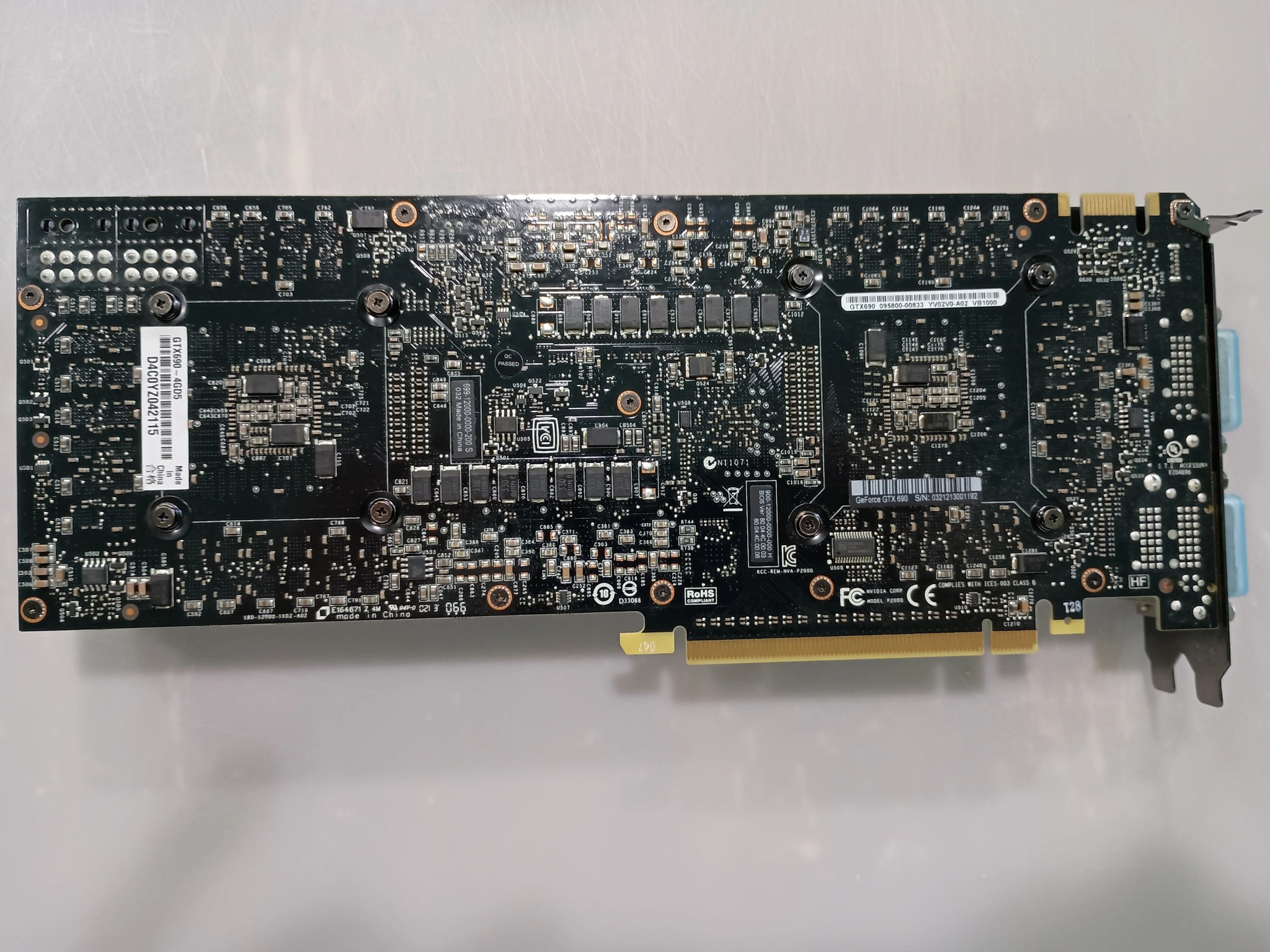 Two GTX 690 GPUs for Quad SLI (with SLI bridge). Tested, works well.