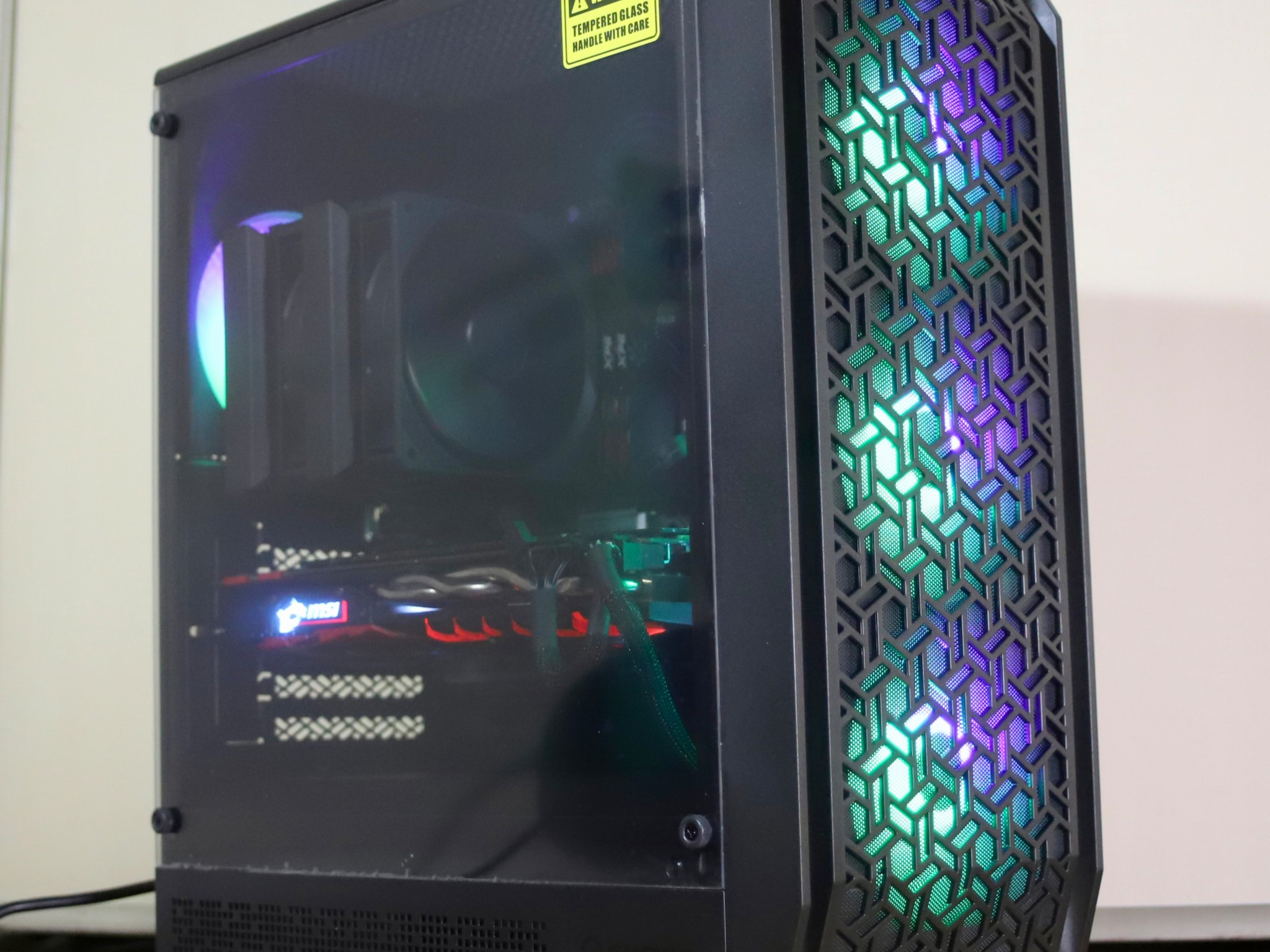 RYZEN 7 2700x, GTX 1070, 32gb Ram ARGB GAMING PC