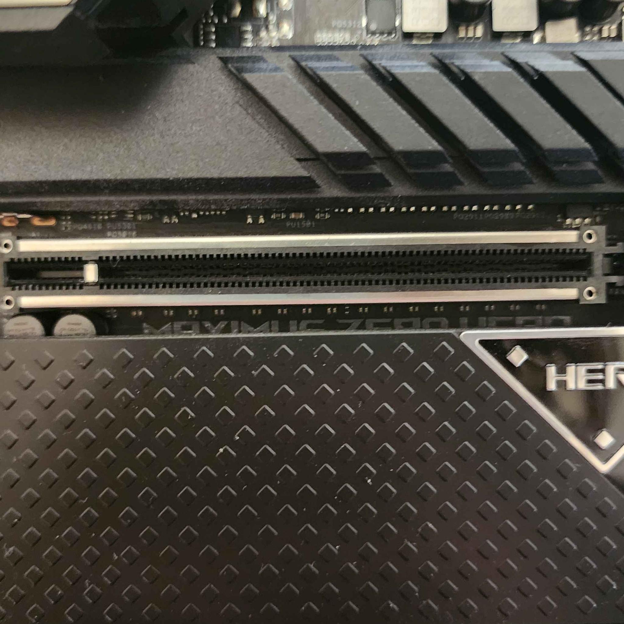 ASUS ROG MAXIMUS Z690 HERO Motherboard + Intel i9-12900K CPU