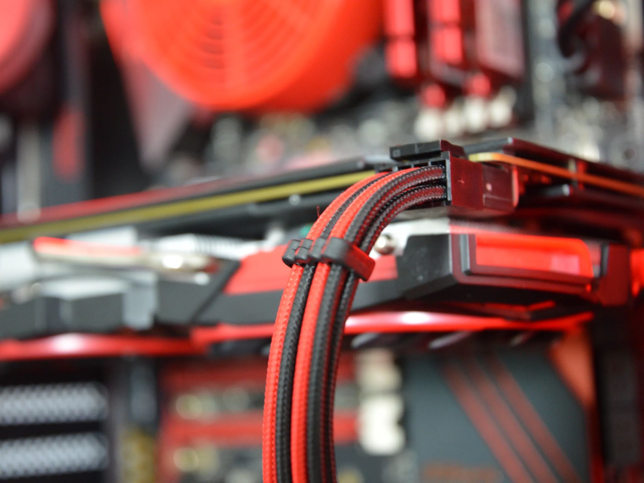 🩸🩸| RX 570 8GB | INTEL i5 6400 | 16GB DDR4 RAM | 1TB NVME SSD | Blood Oath 4.0 |