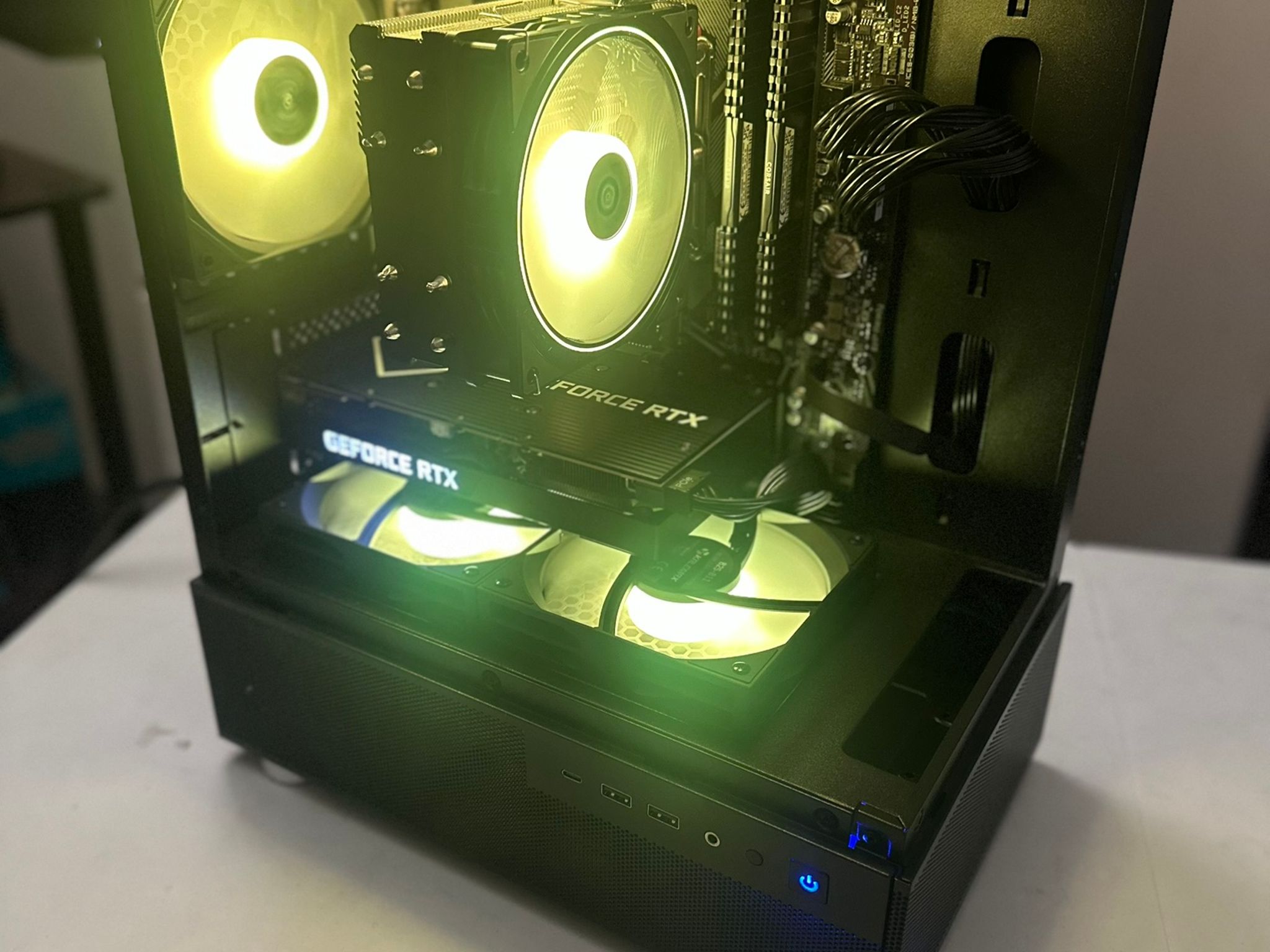 Ryzen 5 5500 / RTX 3060 Ti / 512GB NVME / 16GB RAM