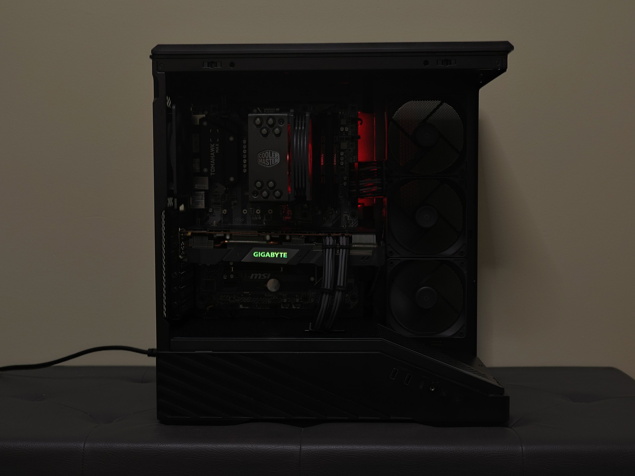 🎮 Mid-Range Stealth Gaming PC -- Ryzen 5 3600 | RX 5700 XT 8GB | 16GB RAM | WIFI