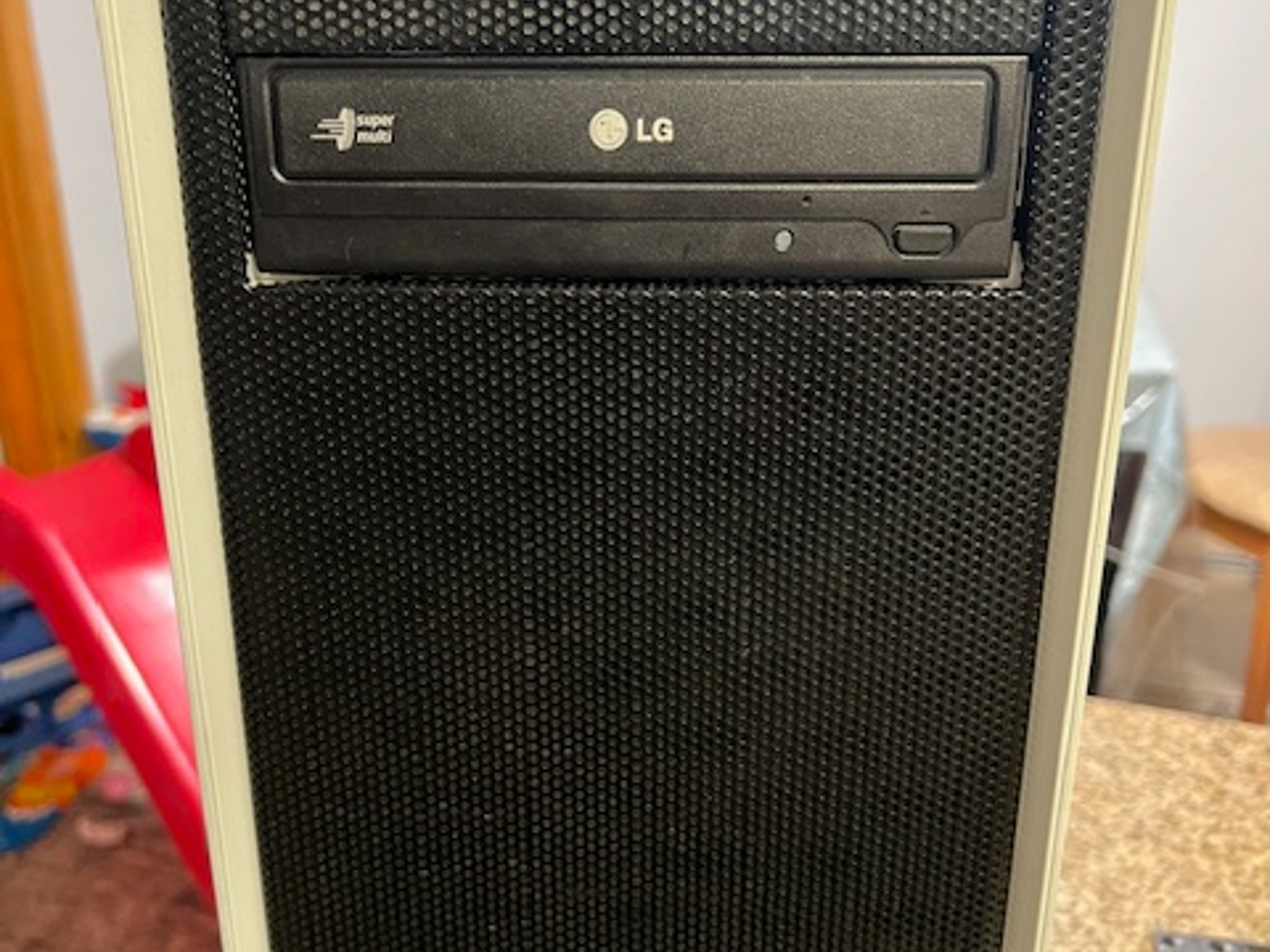 Fractal Design Focus G White ATX Mid Tower Computer Case + Powerspec 650 Watt ATX Power Supply.